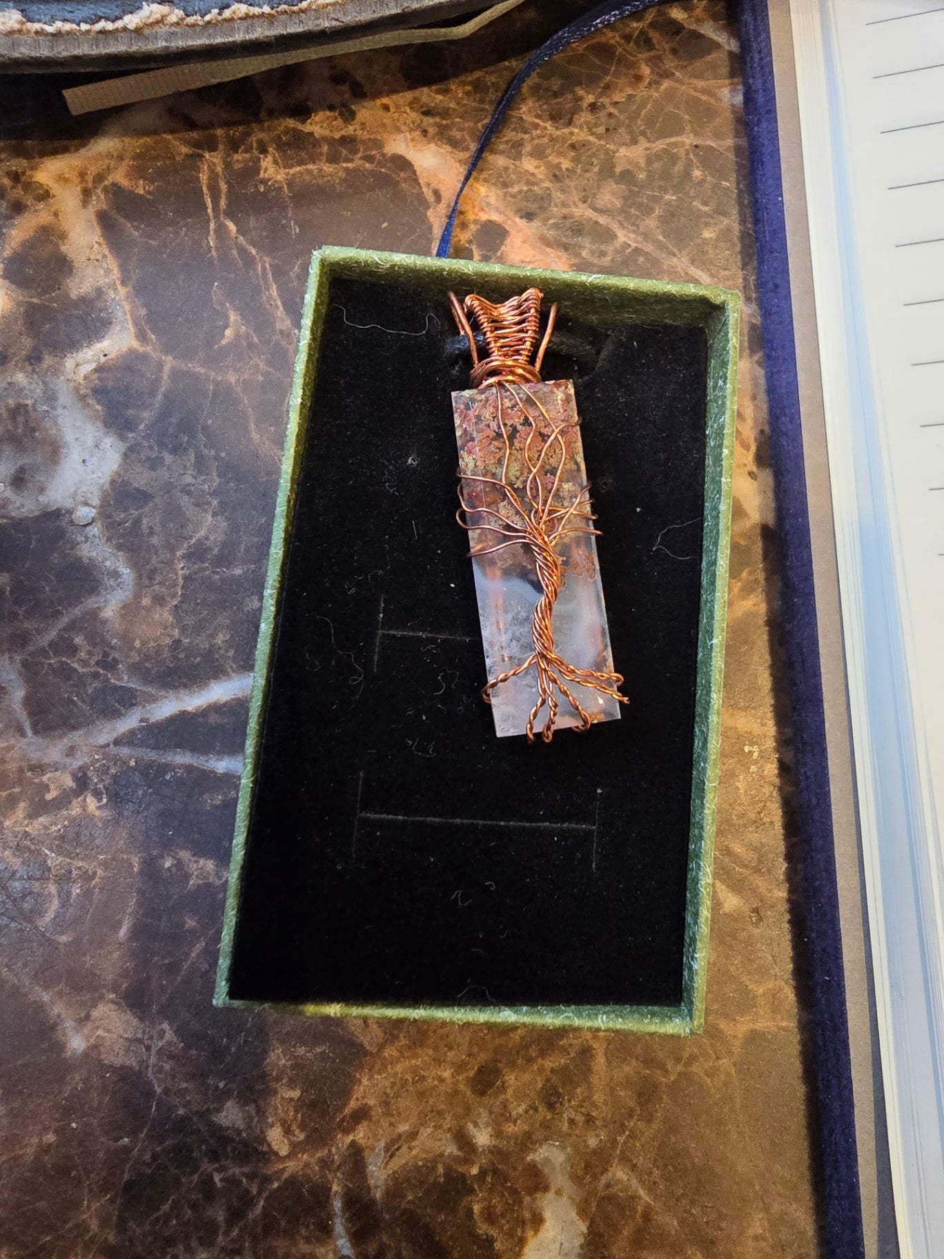 Scenic agate tree of life pendant