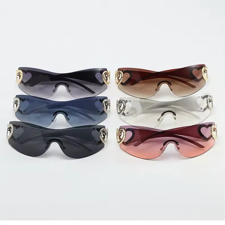 Y2K Heart Black Sunnies