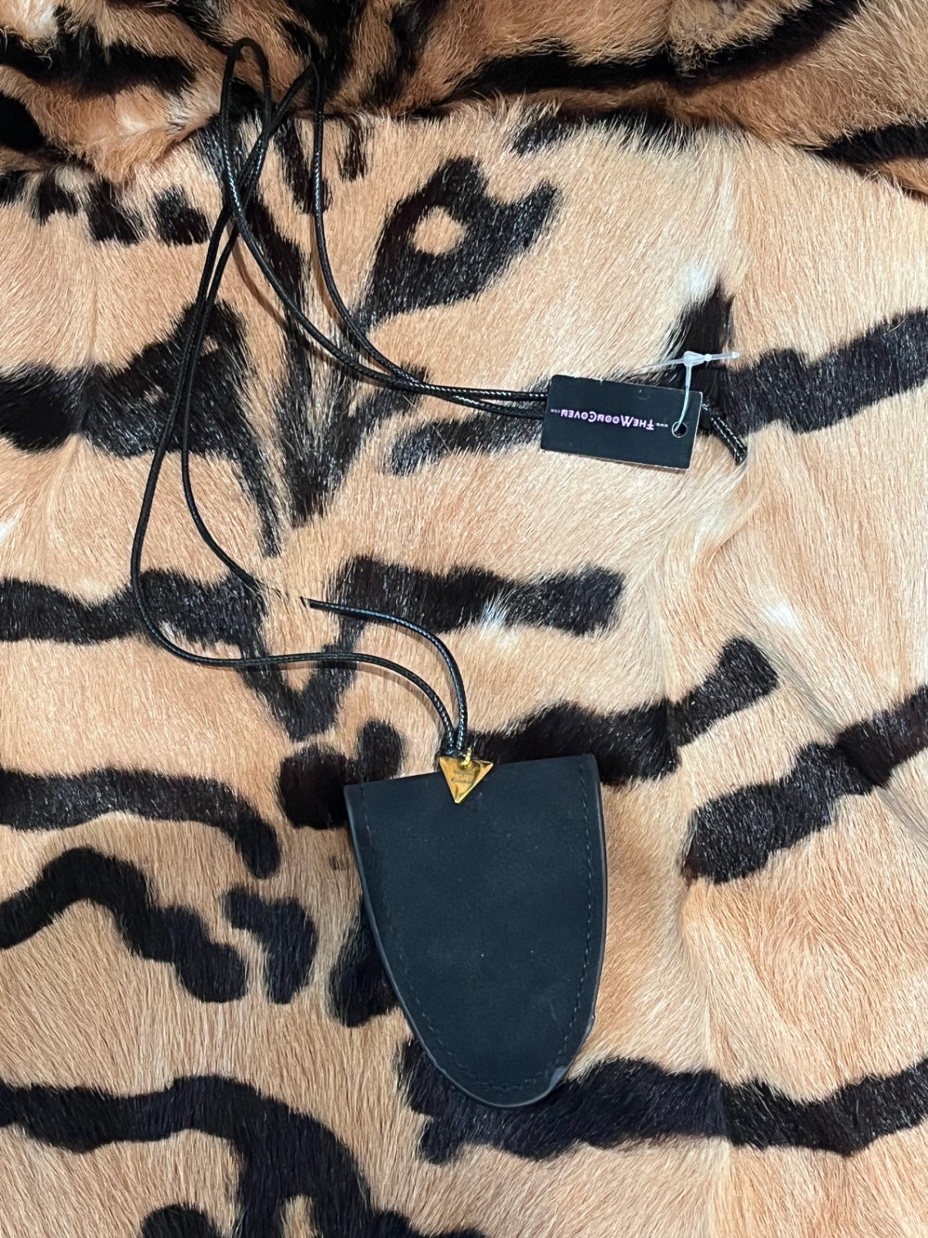 Black Gold Glasses Pouch