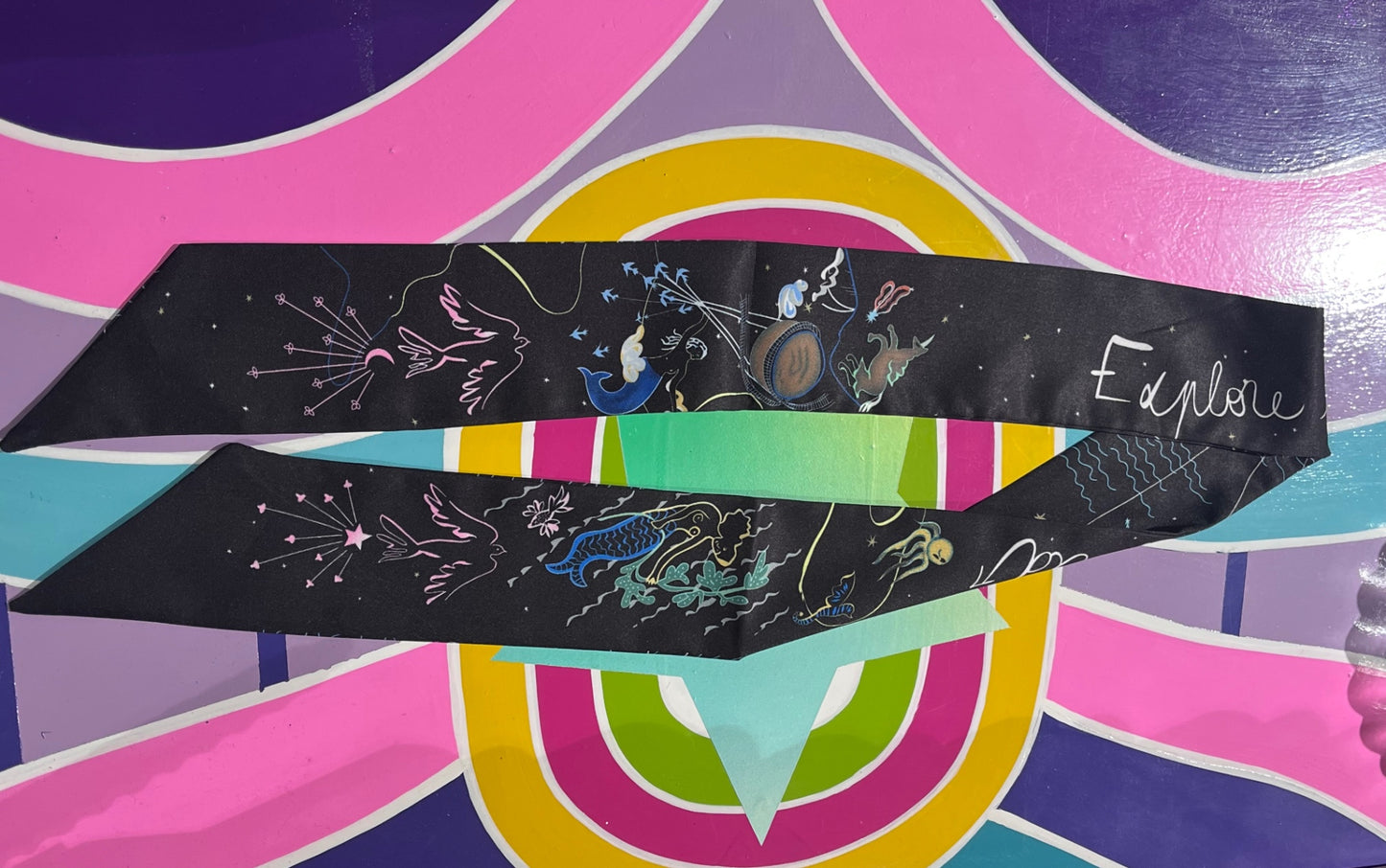 Explode In The world Blavk Scarf