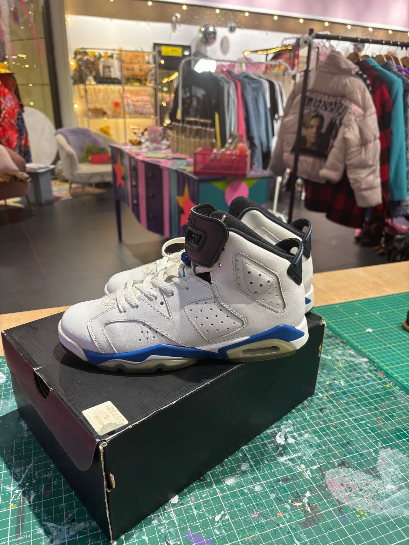 Air Jordan 6 UK6 with box