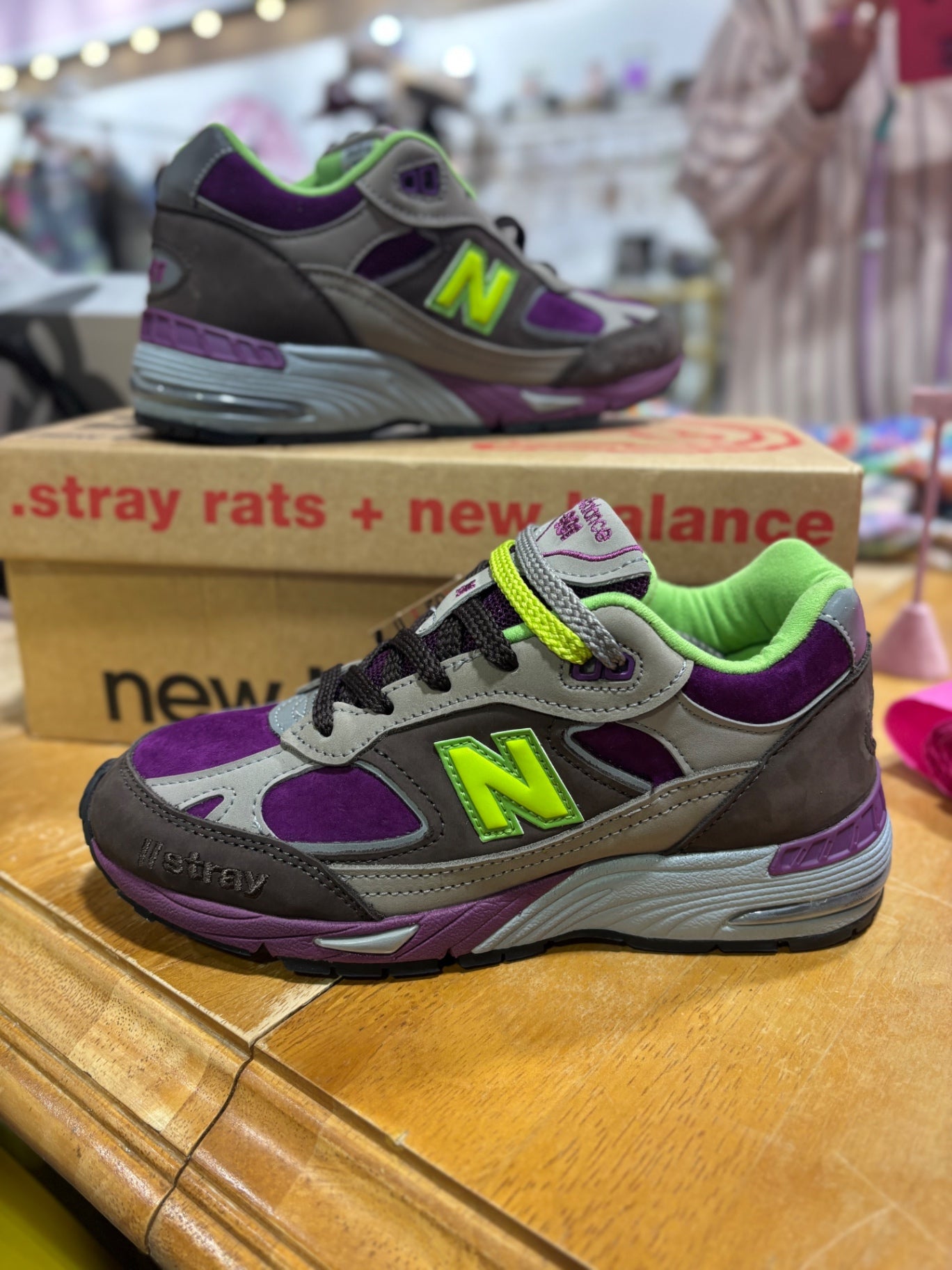 NB 991SRG UK3