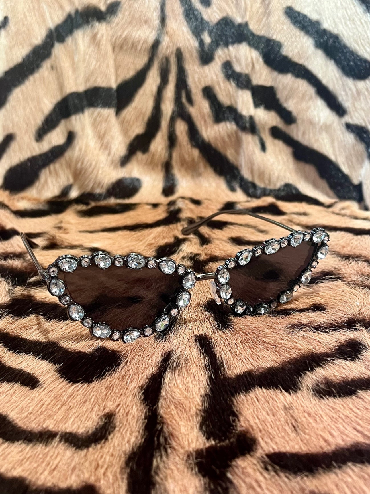 Crystal Cat Eye Sunnies Black