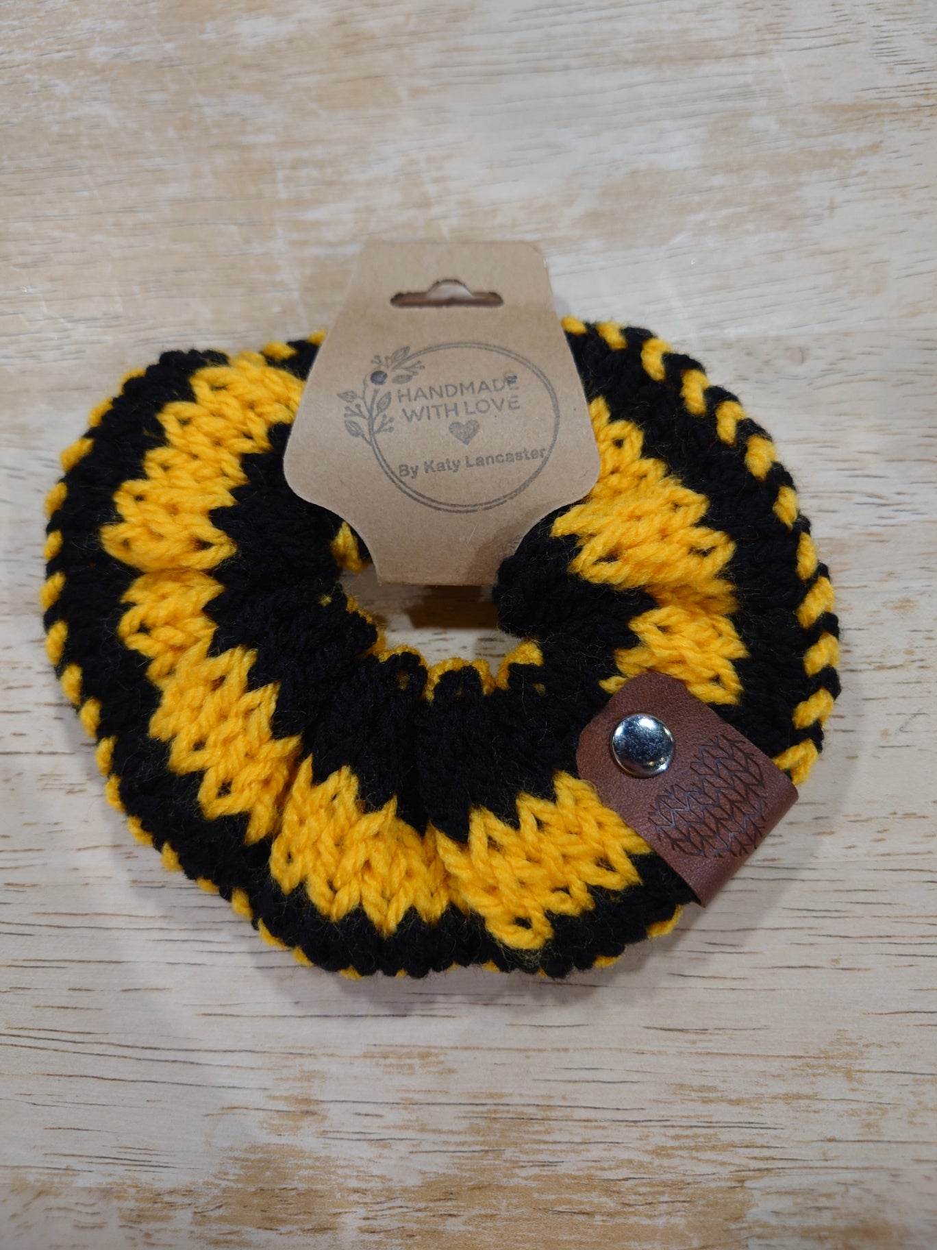 Huffle wizard scrunchie