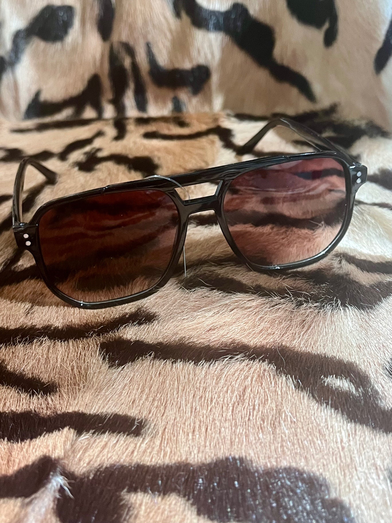 Porto Aviator Black Tan Sunnies