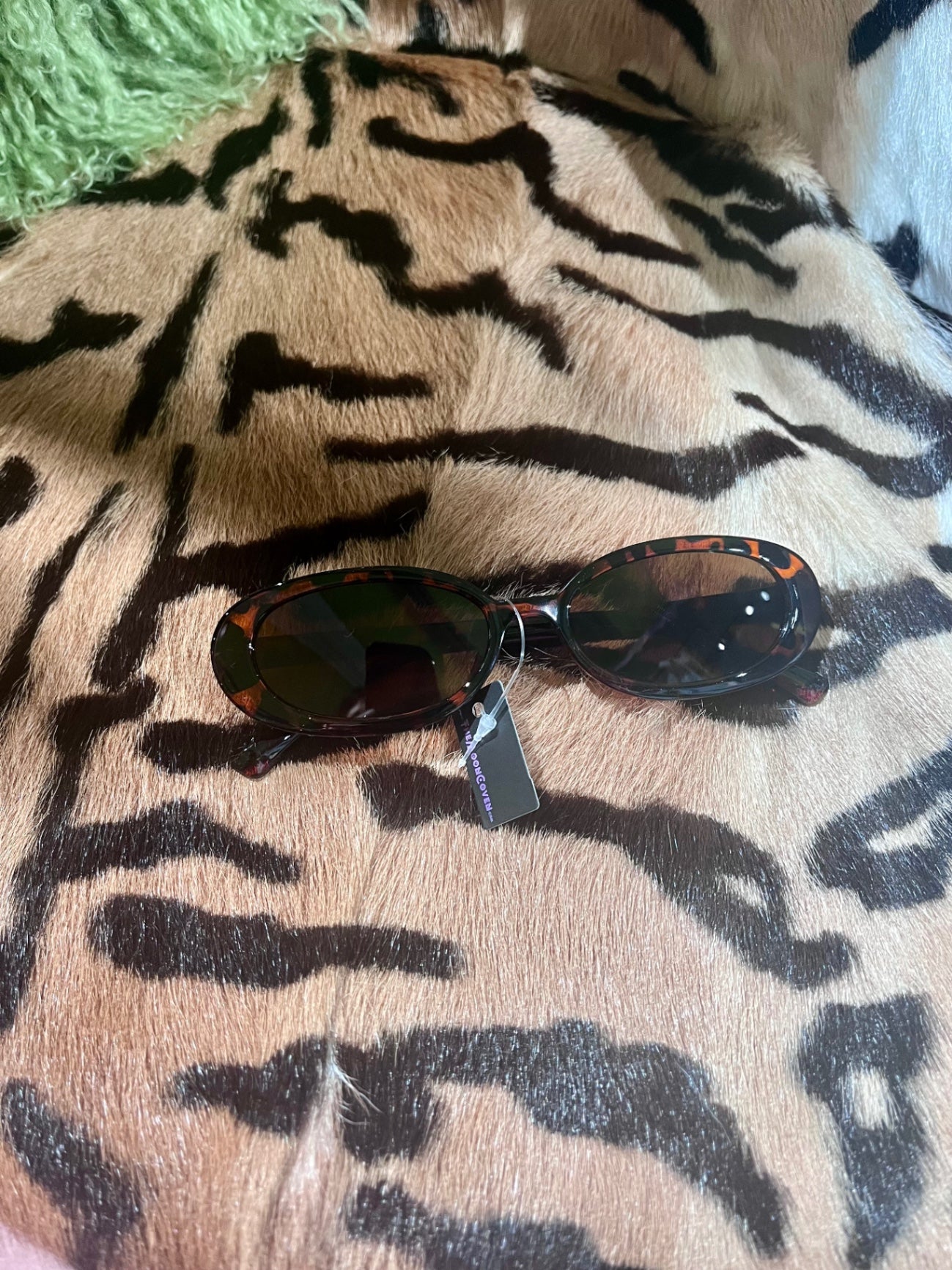 Oval City Leopard Sunnies