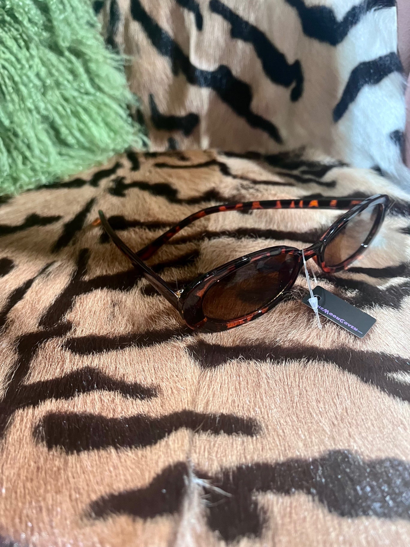 Oval City Leopard Sunnies