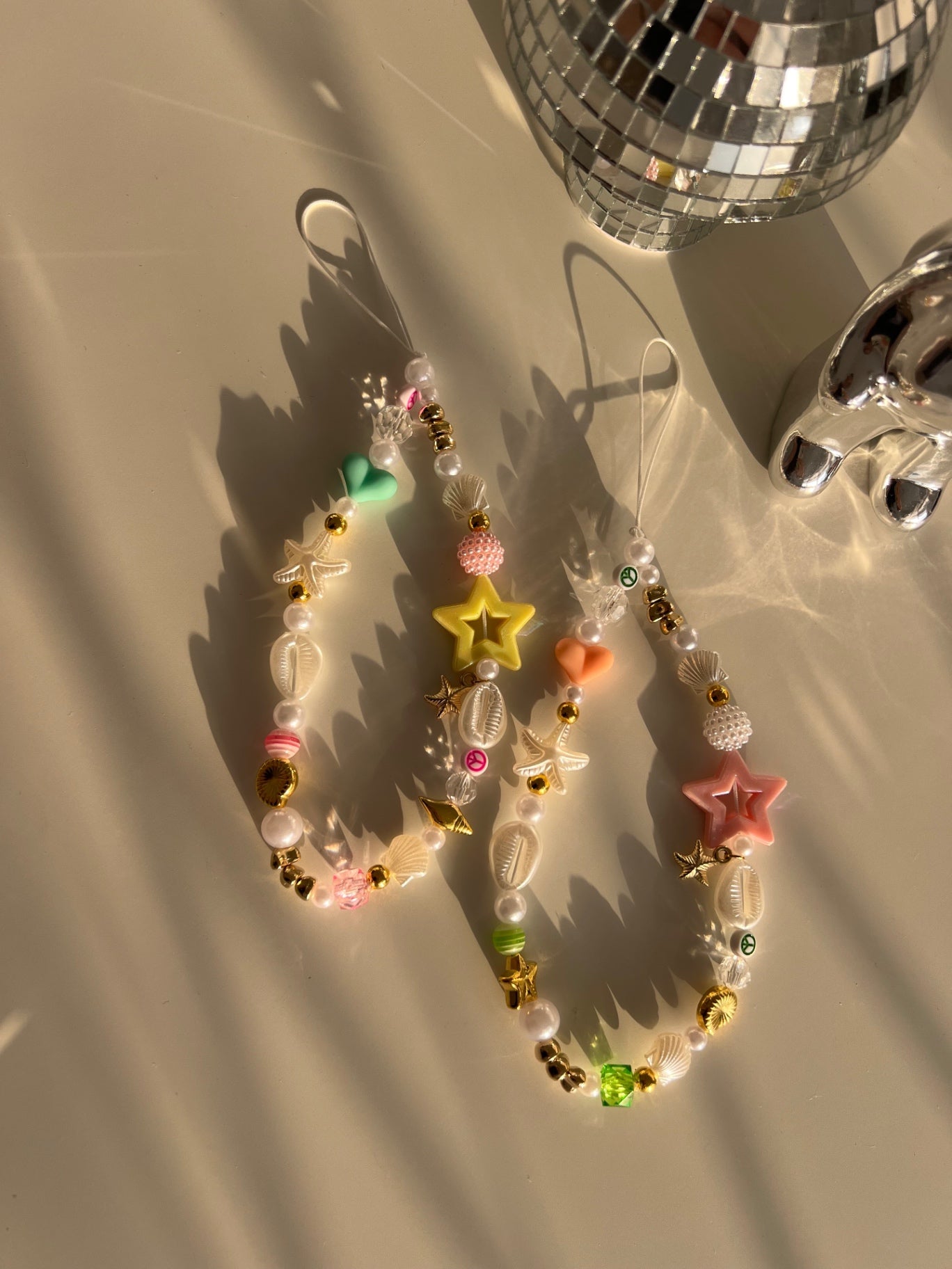 Bright Pearl phone charm - gold