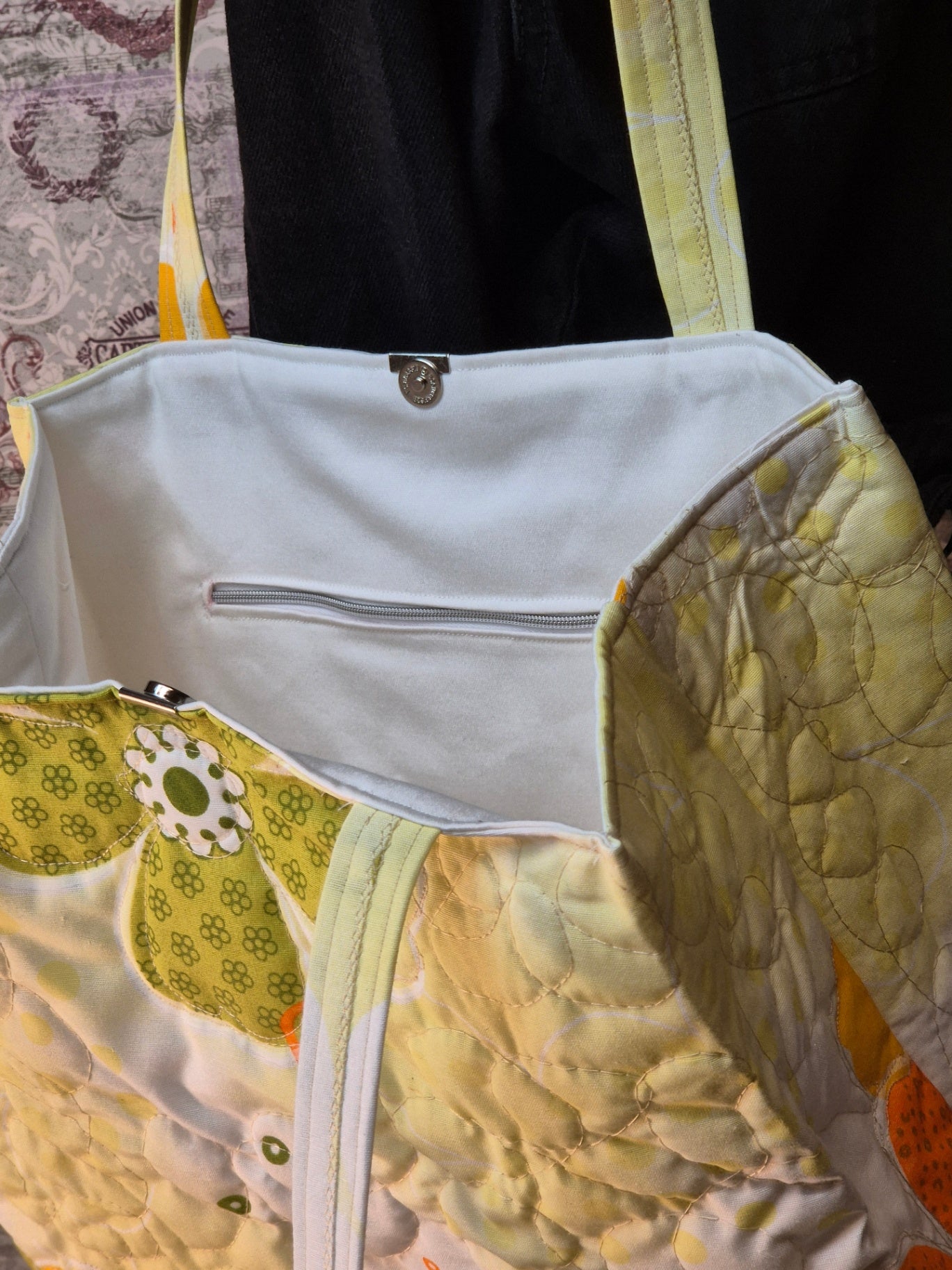 Y&G Floral pattern