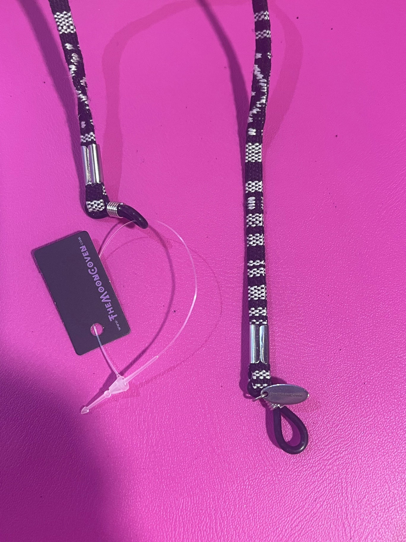 Aztec Sunnies Strap Chain Black/White