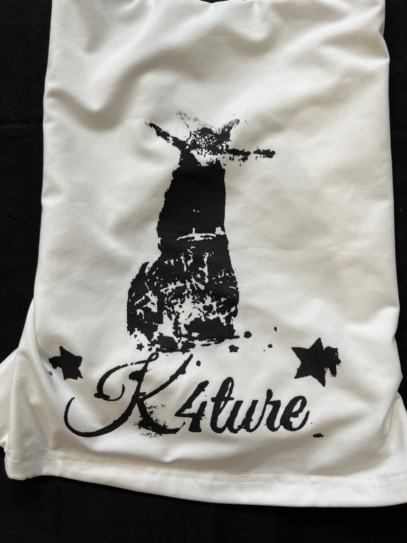 K4TURE white cami with snail