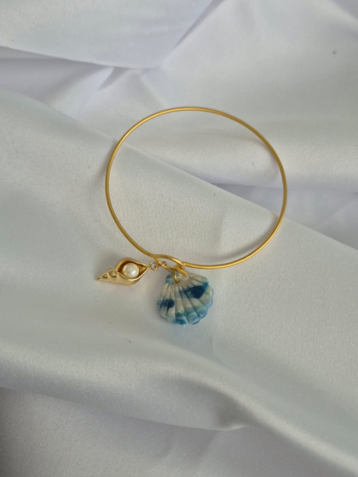 Blue Seashell Bangle