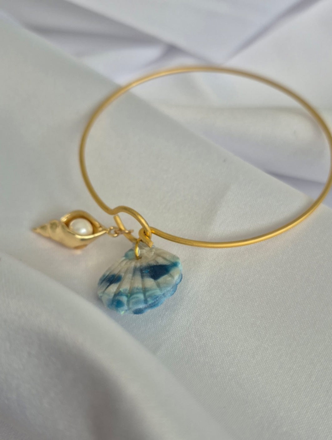 Blue Seashell Bangle