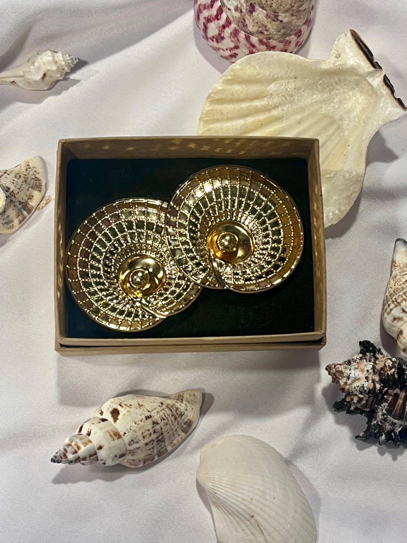 Golden Spiral Shell Earrings – Ocean-Inspired Treasures
