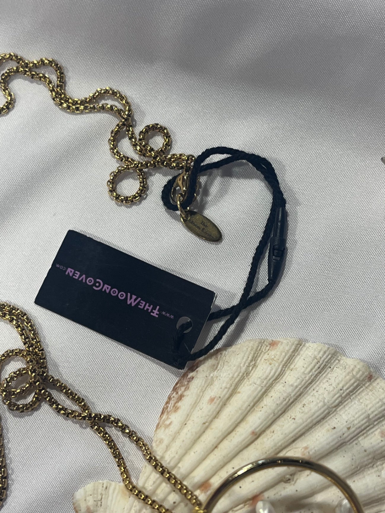 Obsidian Ritual Amulet – Biwa Pearl & Gold Hand Charm