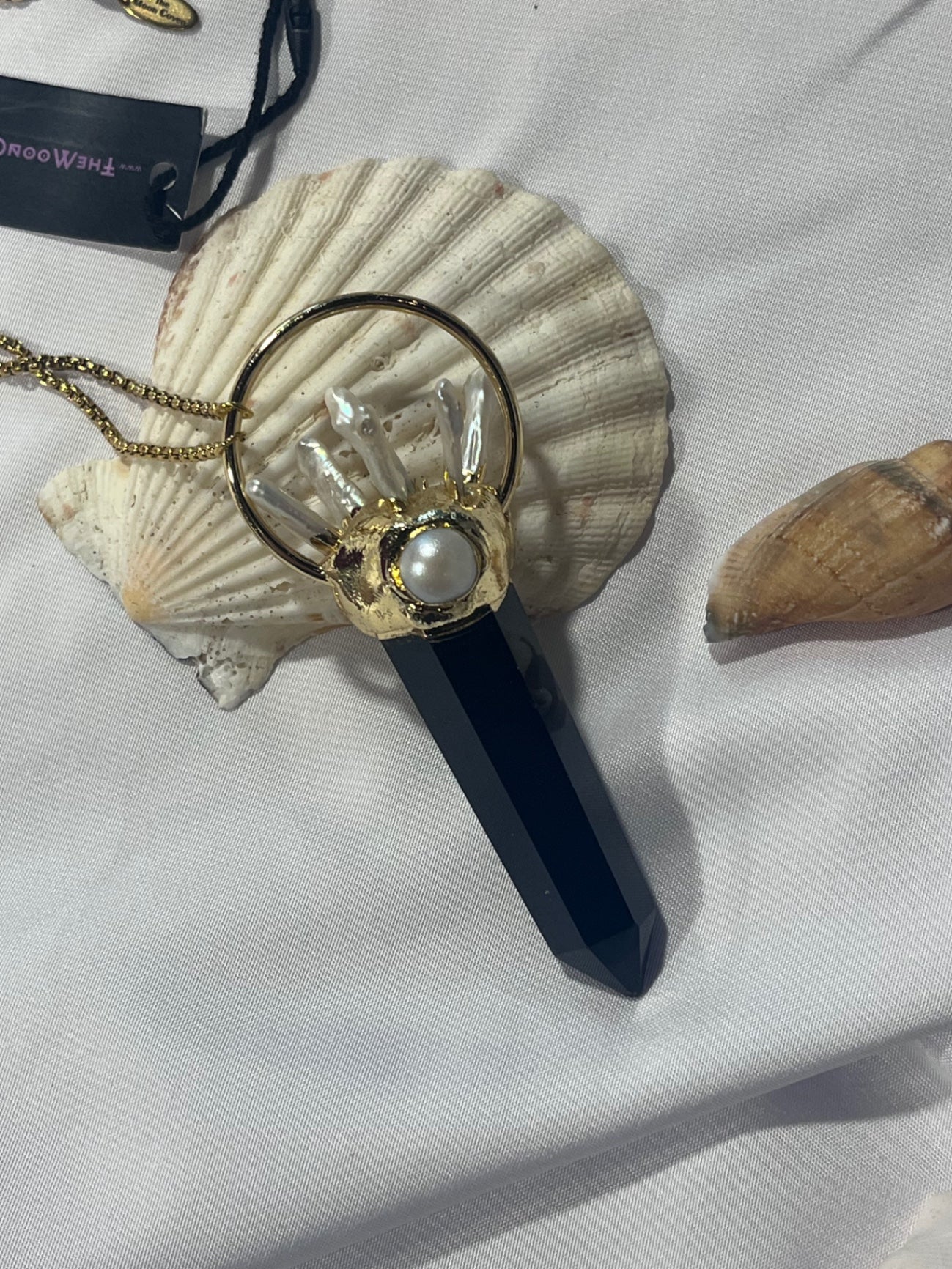 Obsidian Ritual Amulet – Biwa Pearl & Gold Hand Charm