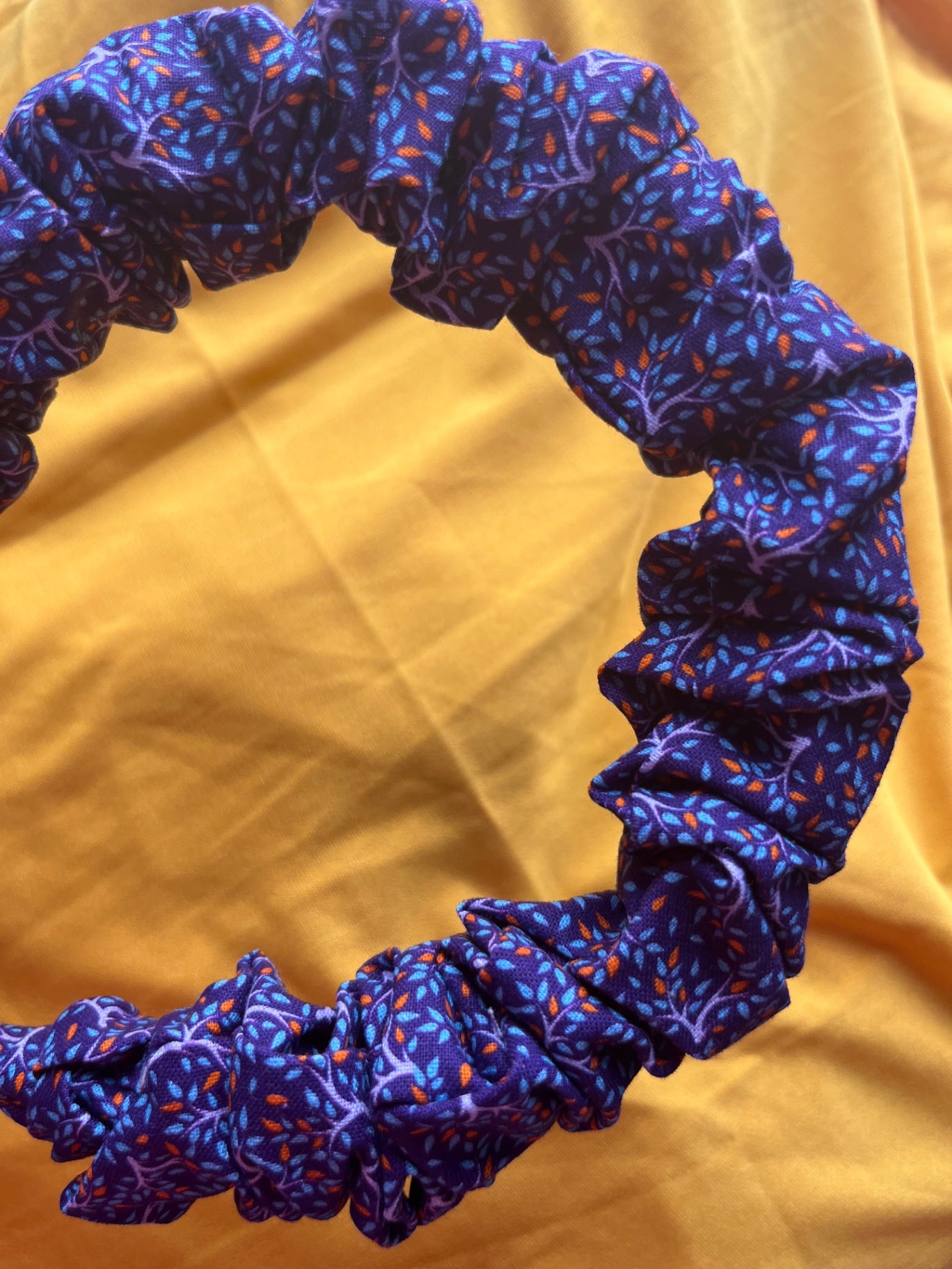 Scrunchie Headband - Opulent Leaves