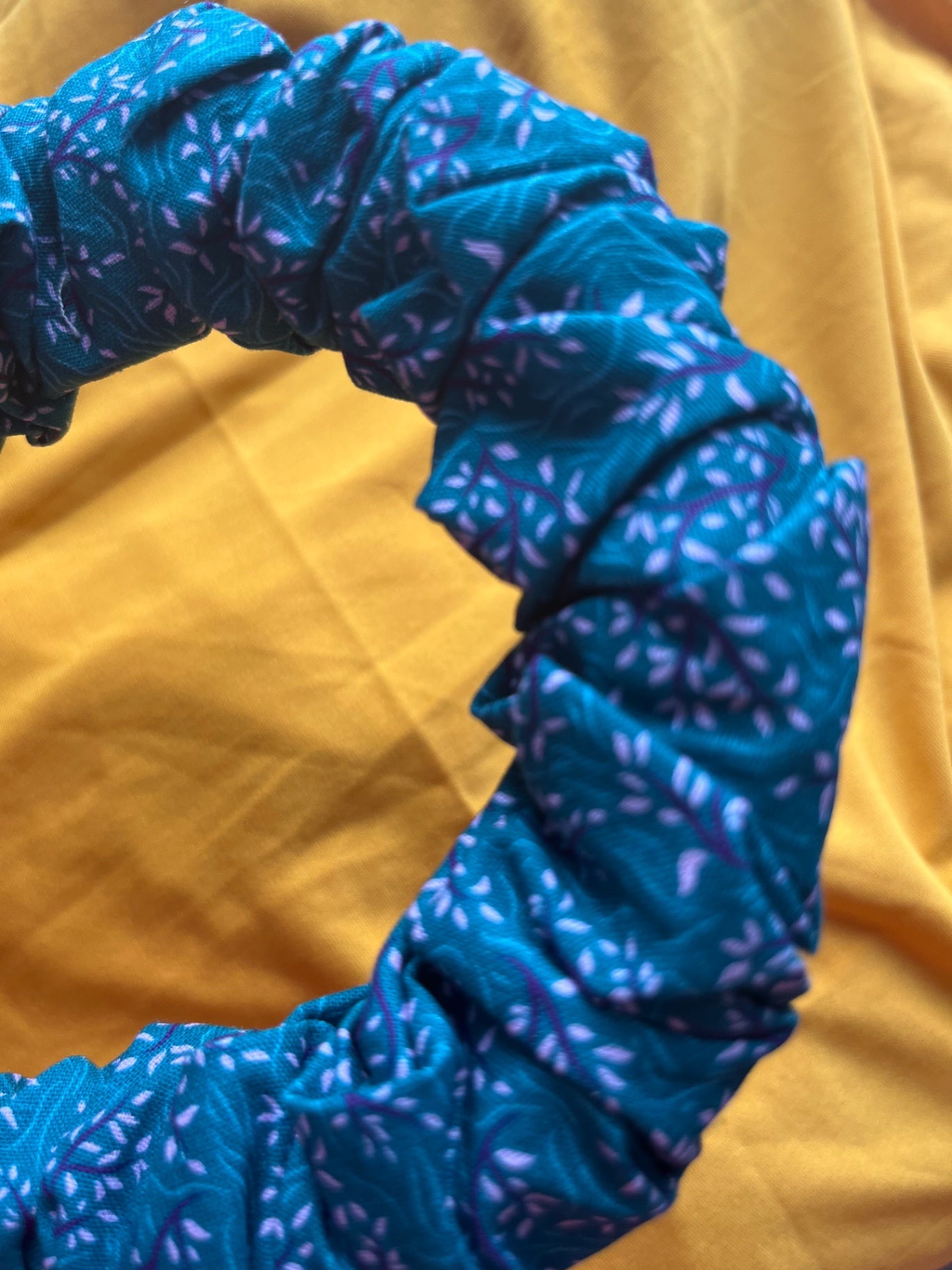 Scrunchie Headband - Opulent Leaves