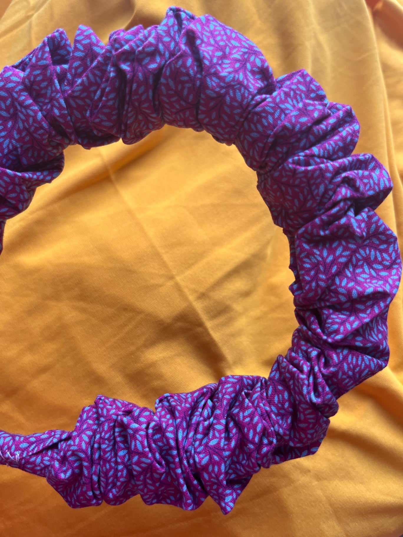 Scrunchie Headband - Opulent Leaves