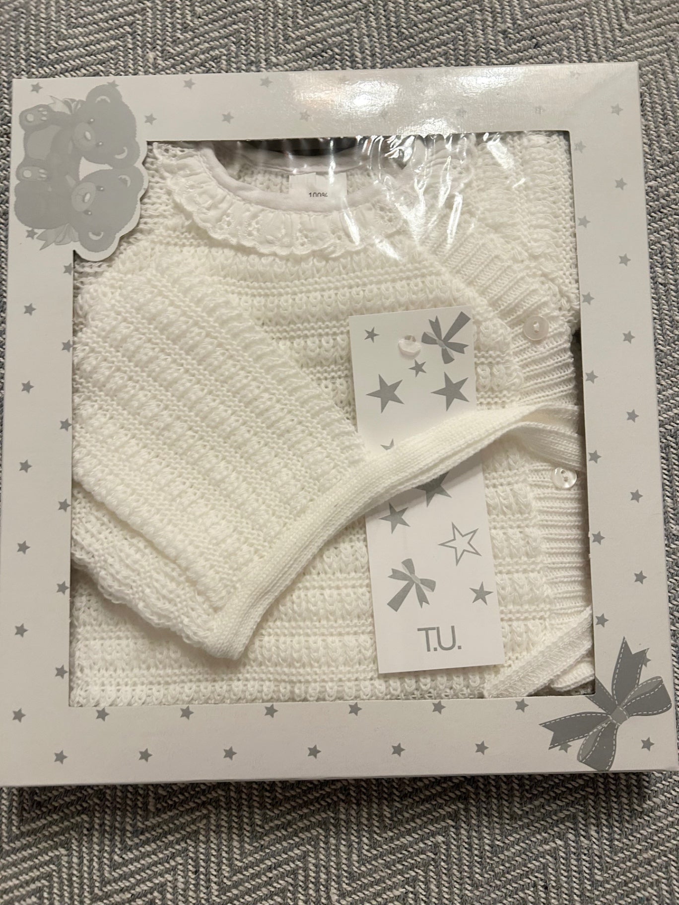 0-3m Three Piece White Baby Box Set