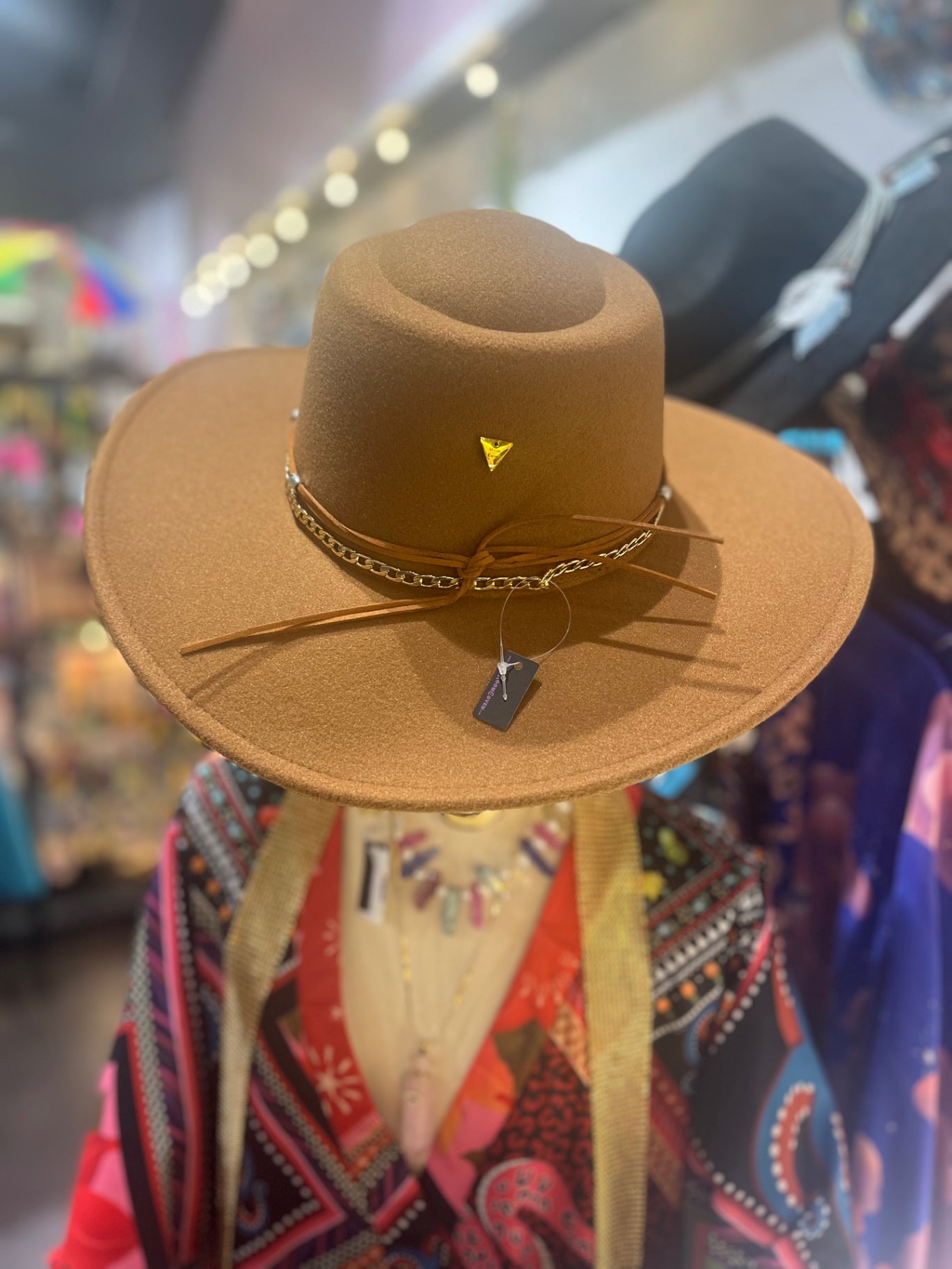 ☀️ “Solar Heart” Camel Hat