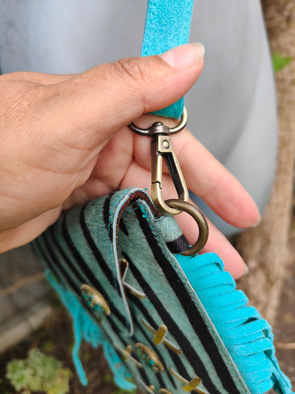 Yellowstone mobile bag - turquoise zebra