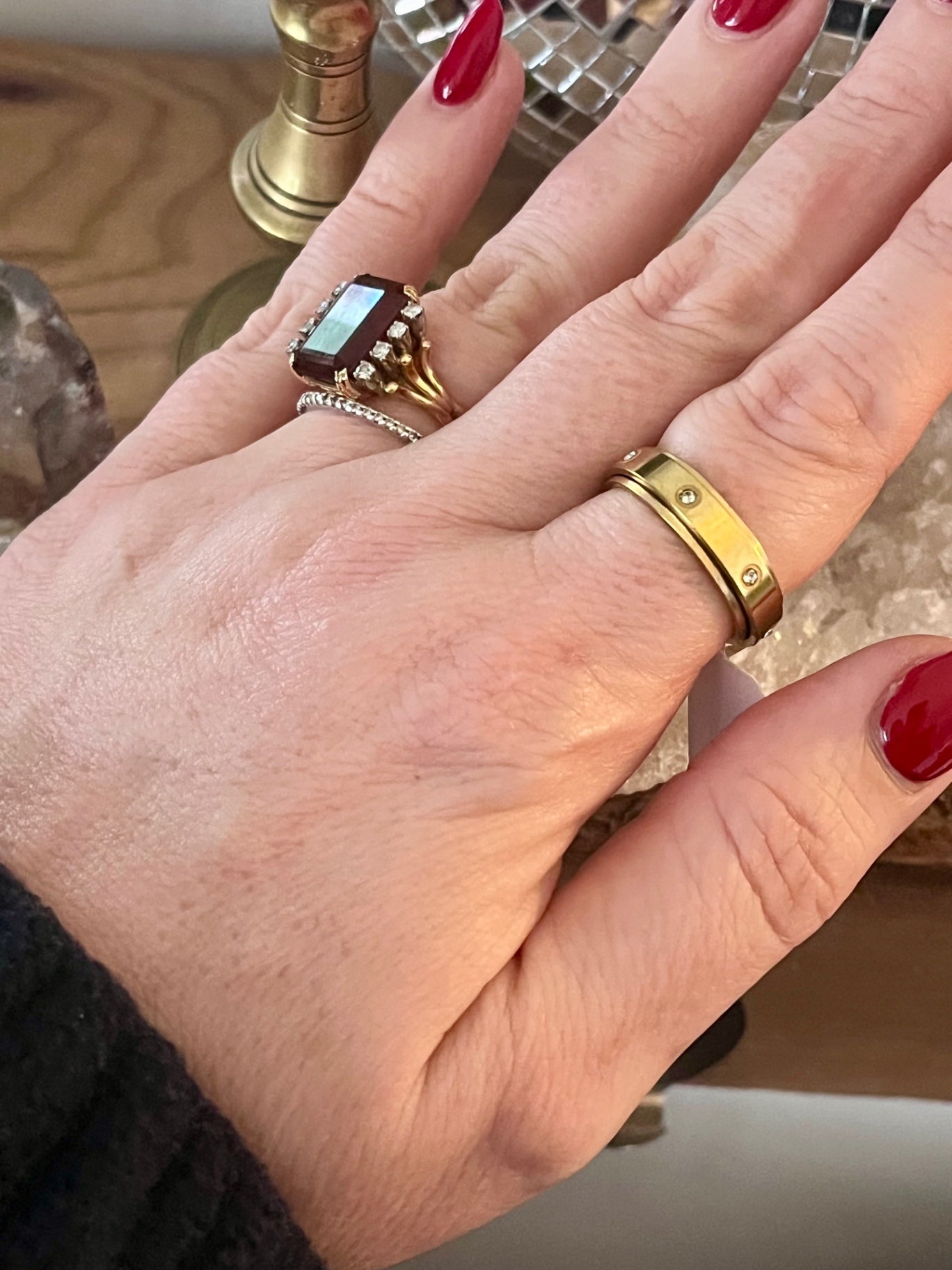 ✨ Golden Calm Spinner Ring Size 6 ✨