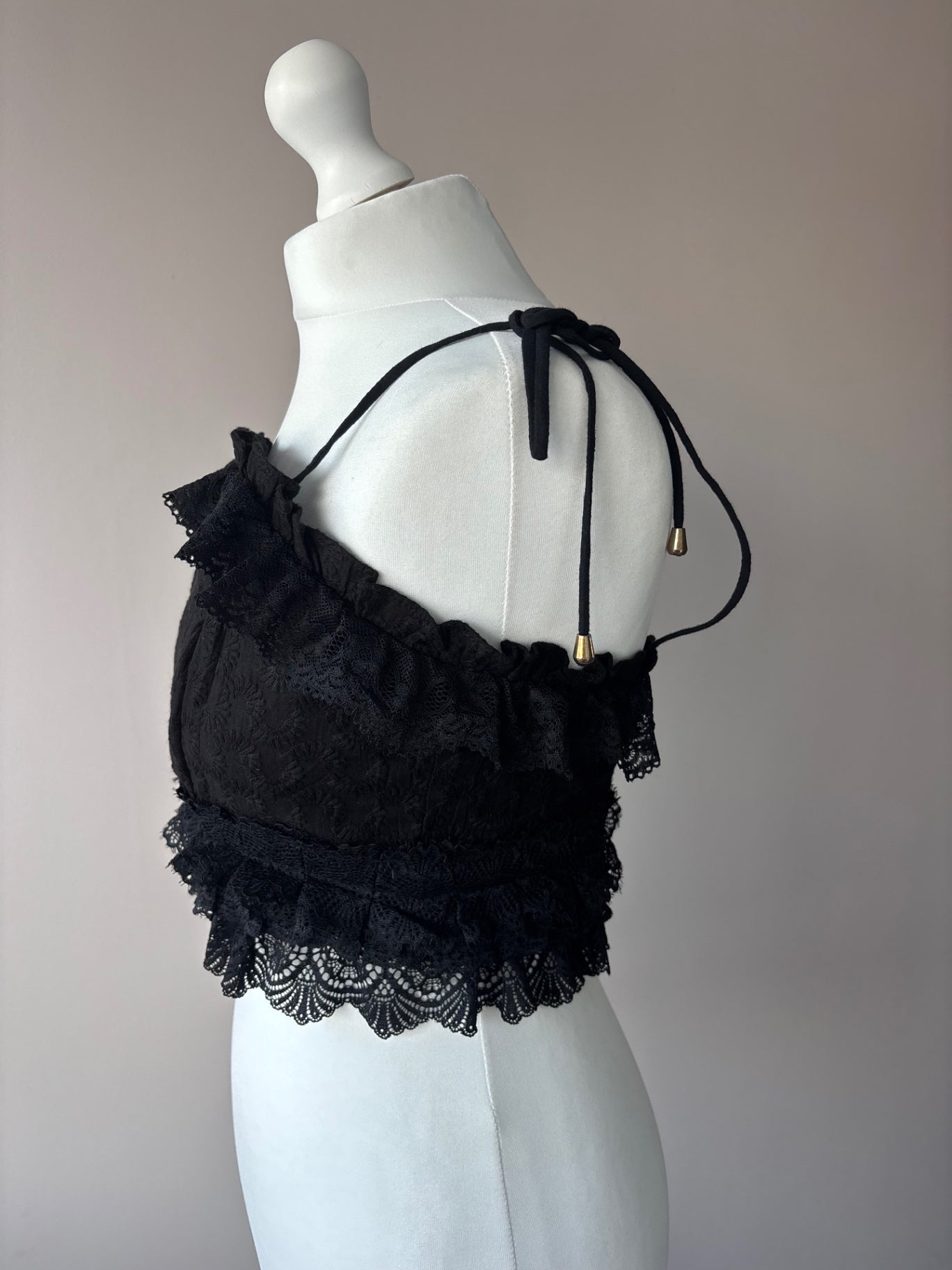 Black lace frill crop top