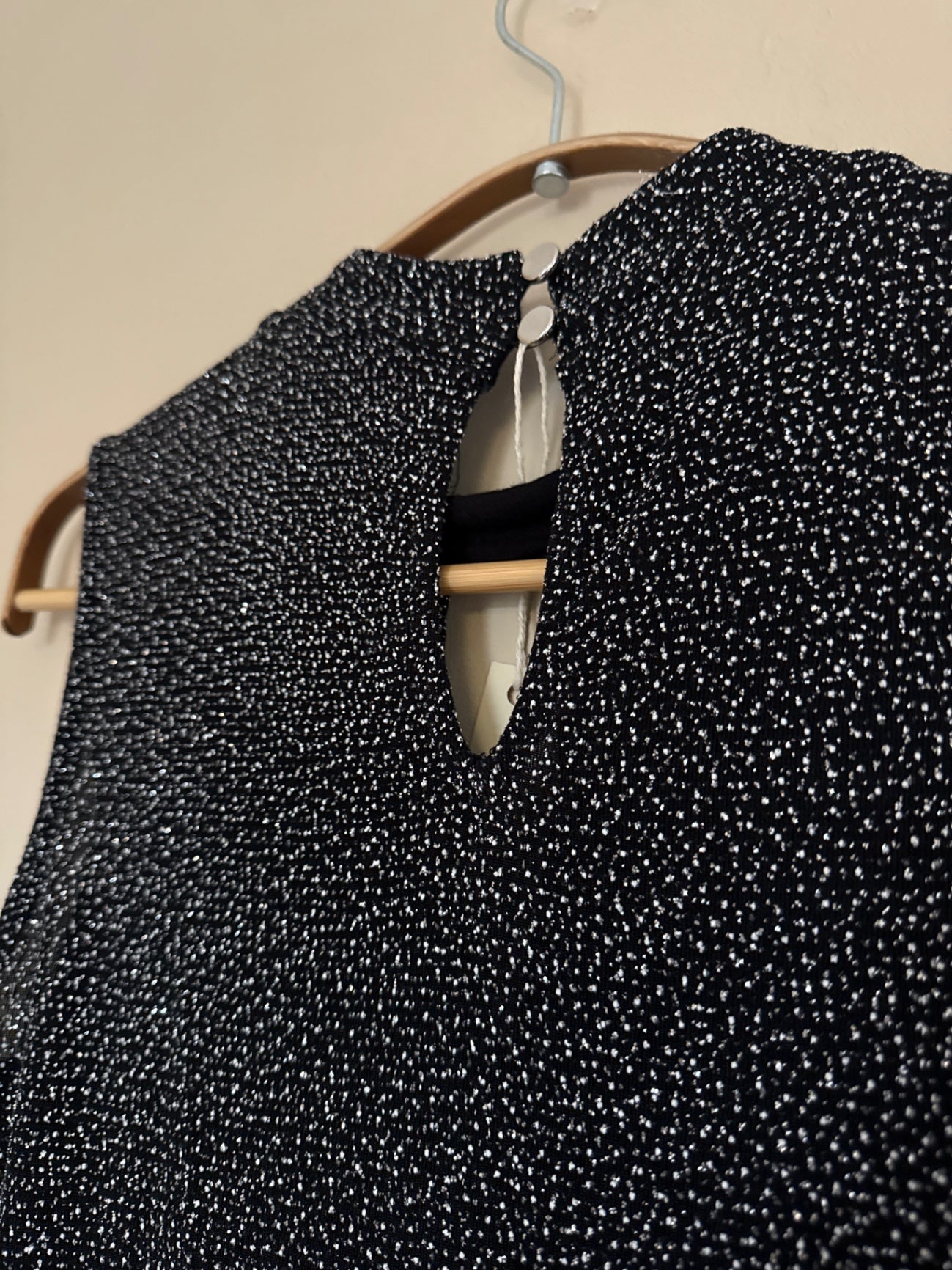 Preloved black keyhole sparkle top