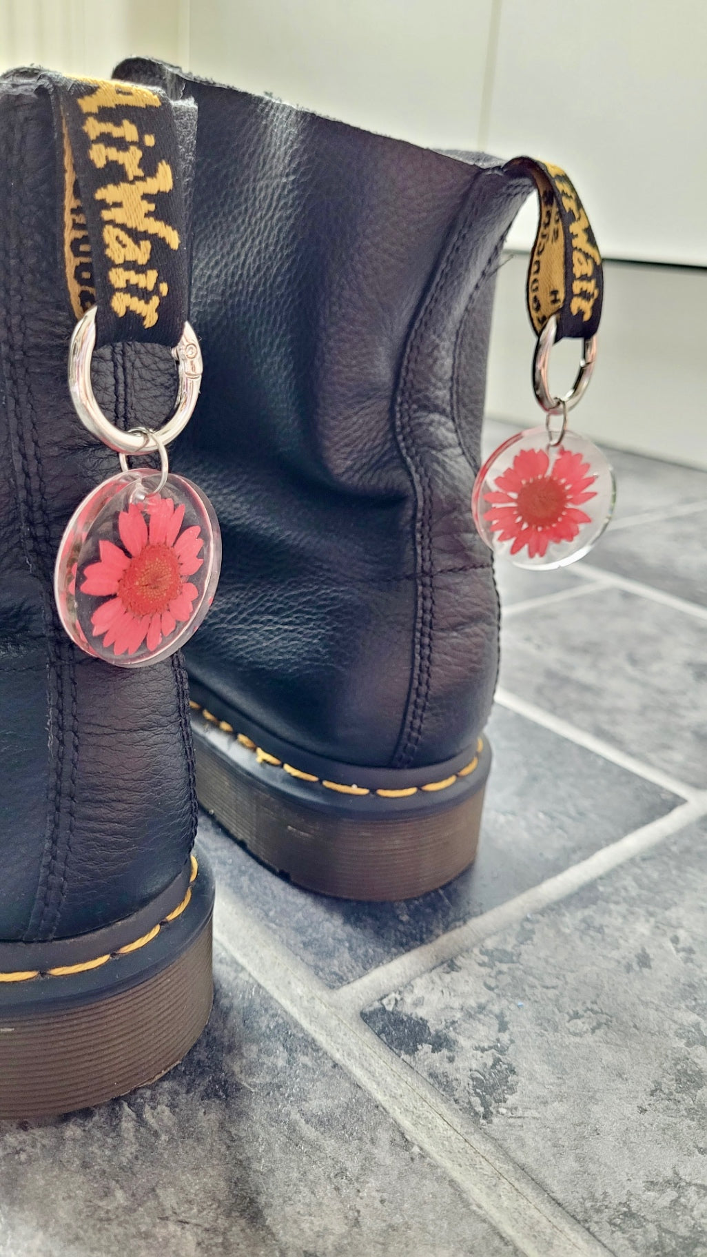Pink Daisy Resin Boot Charms