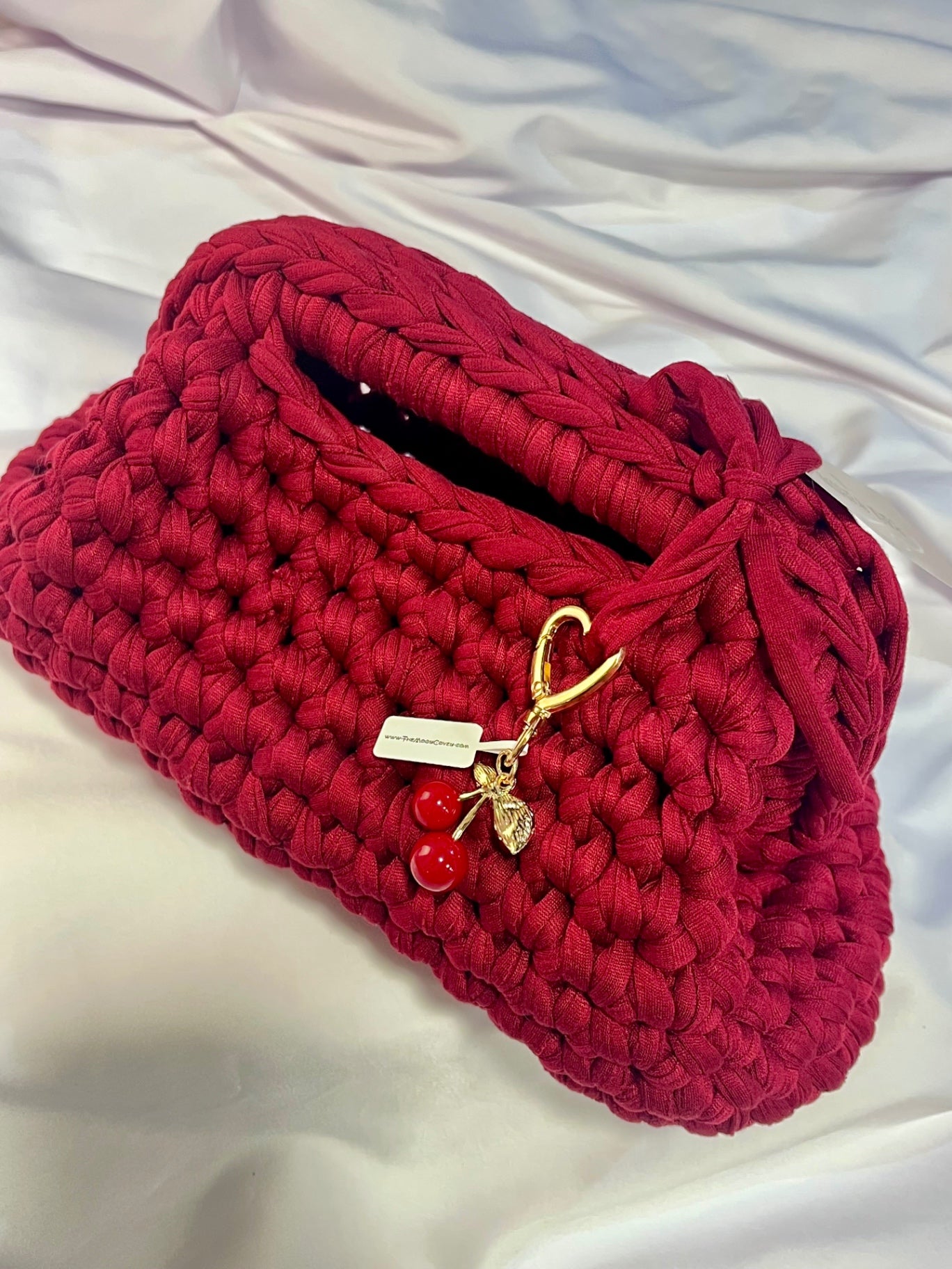 🍒 Cherry Love Heart Bag Charm – Gold with Red Enamel
