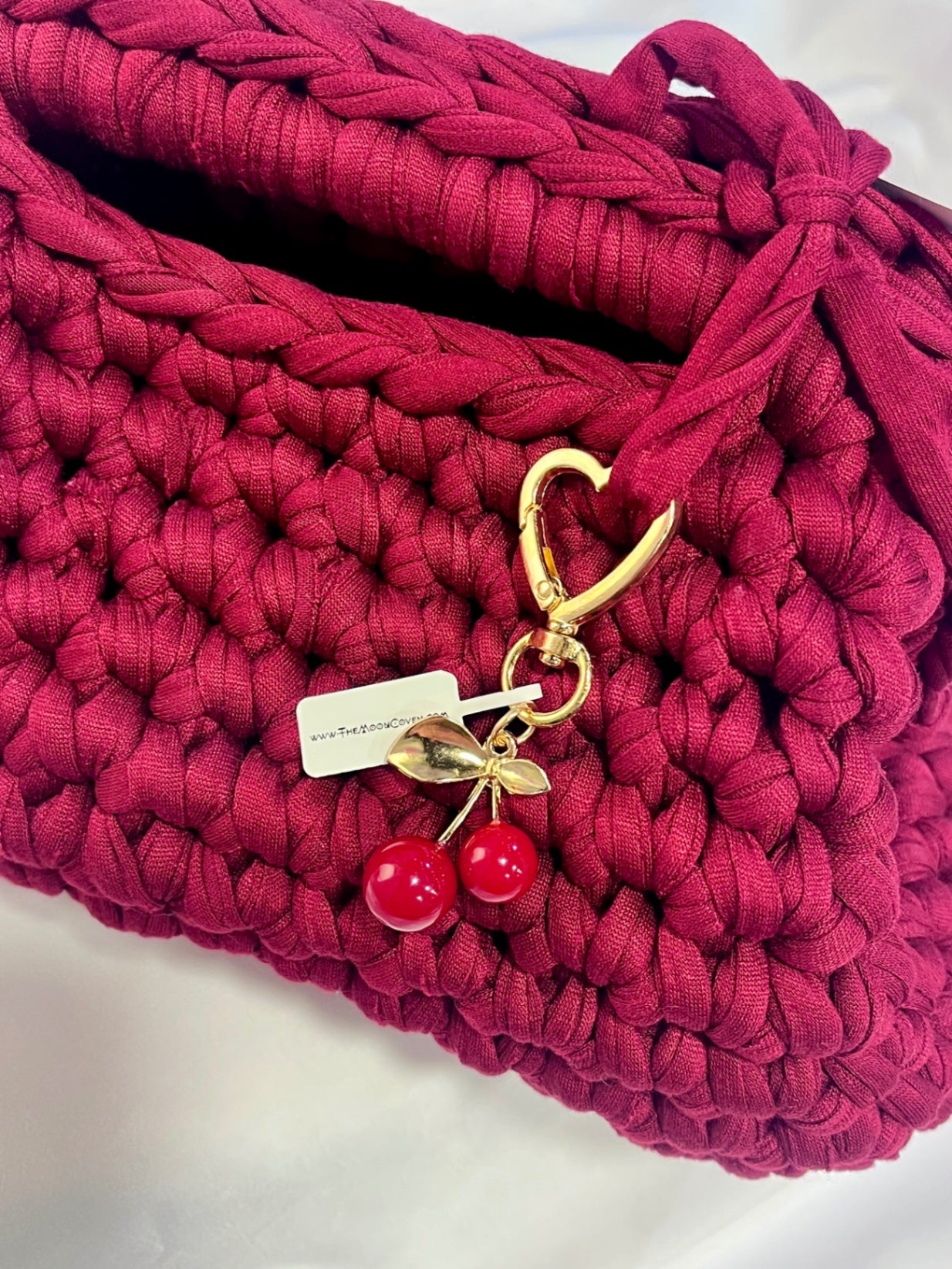 🍒 Cherry Love Heart Bag Charm – Gold with Red Enamel
