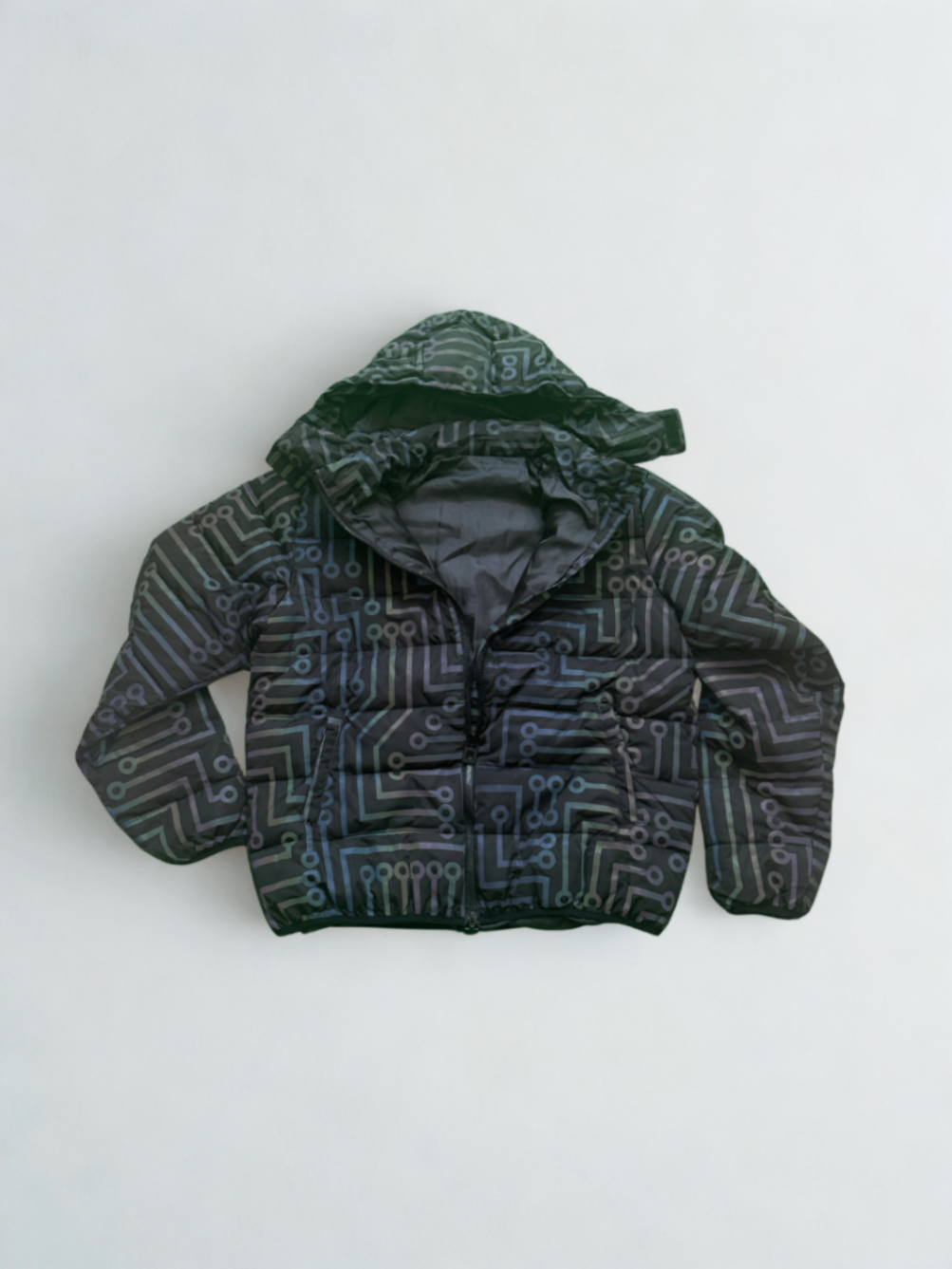 Puffer jacket geo lines