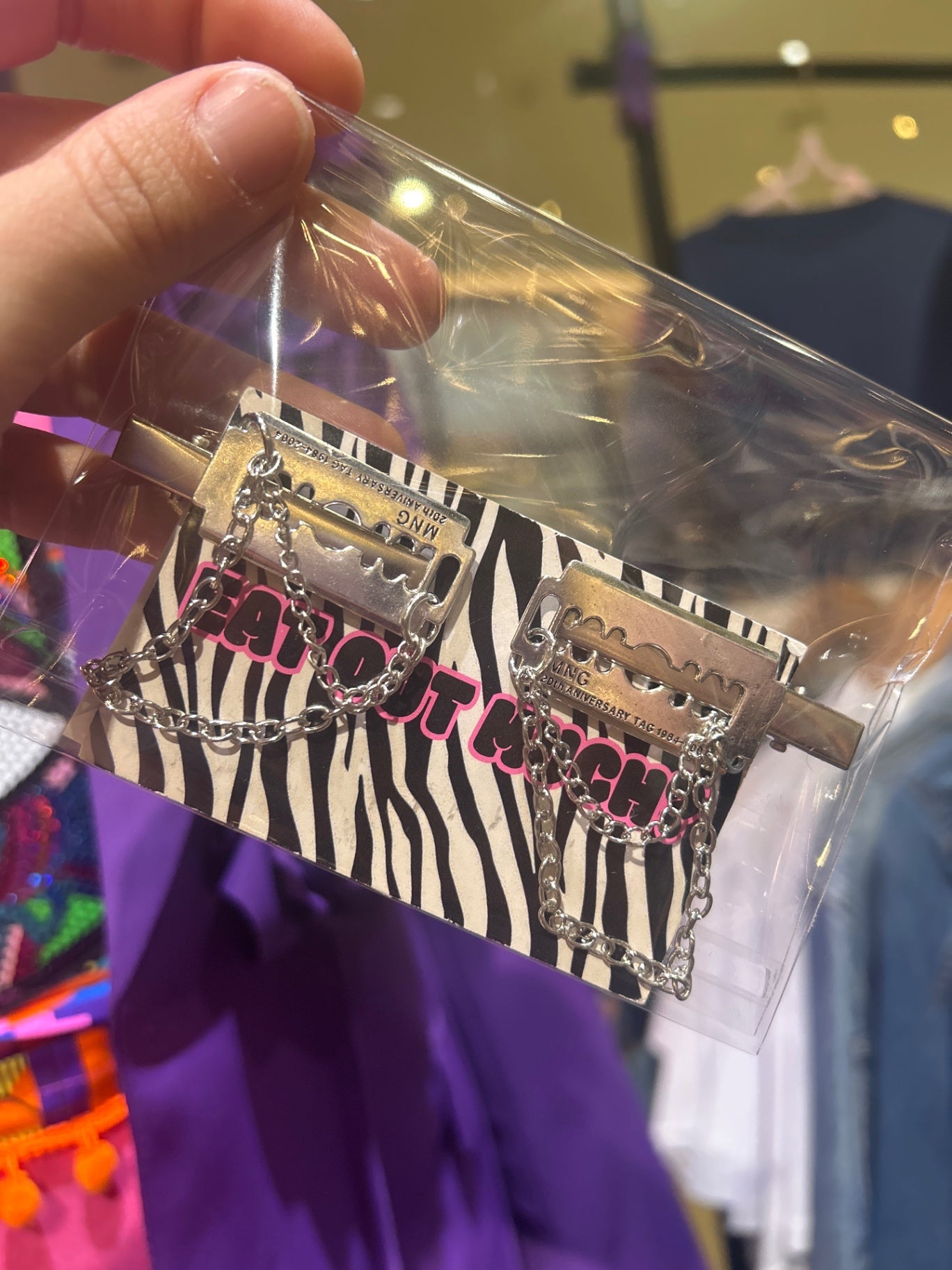 Razor blade hair clip