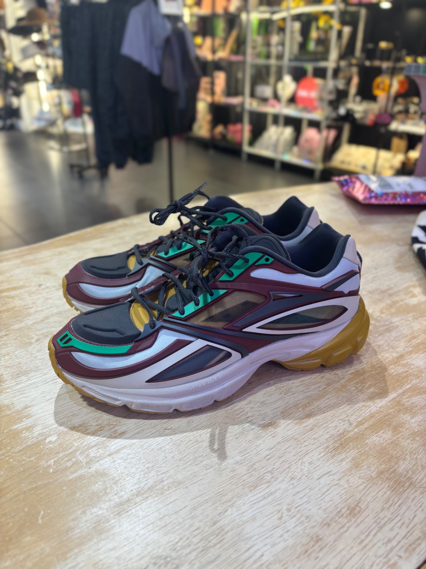 Reebok premier road UK9 New no box