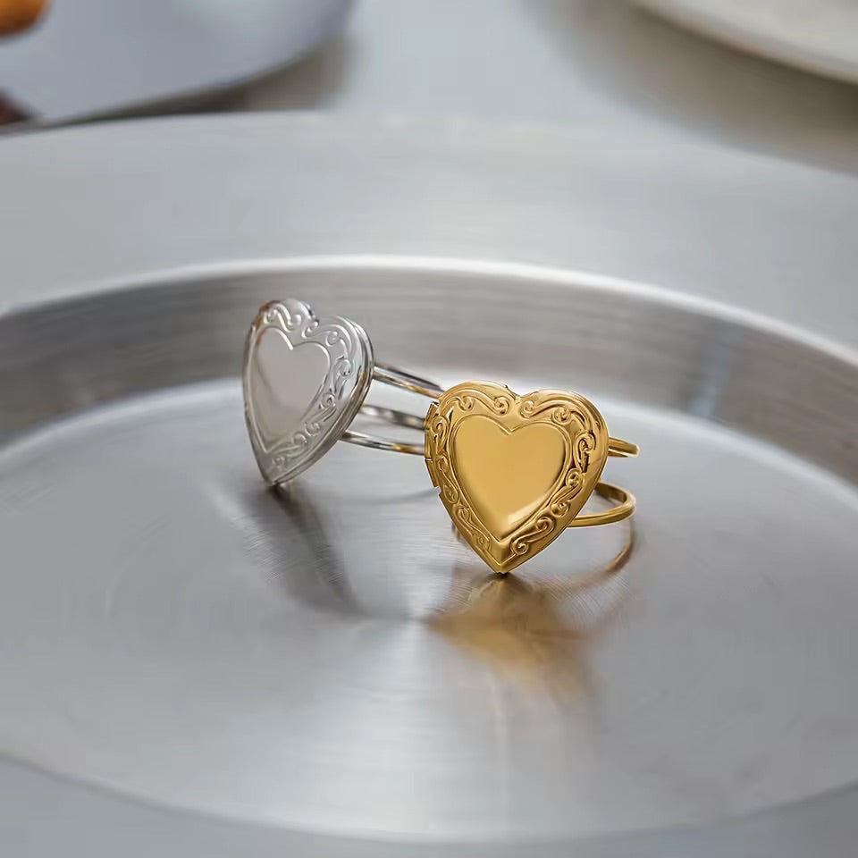 Valentine Sacred Heart Locket Ring Silver