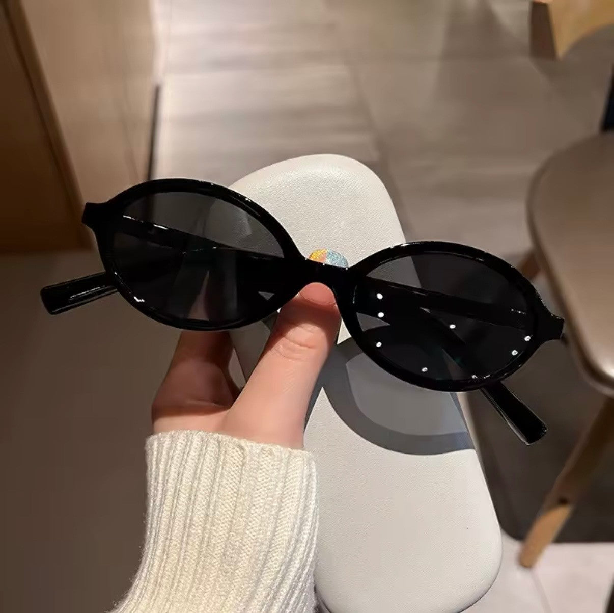 Preppy Oval Sunglasses Black
