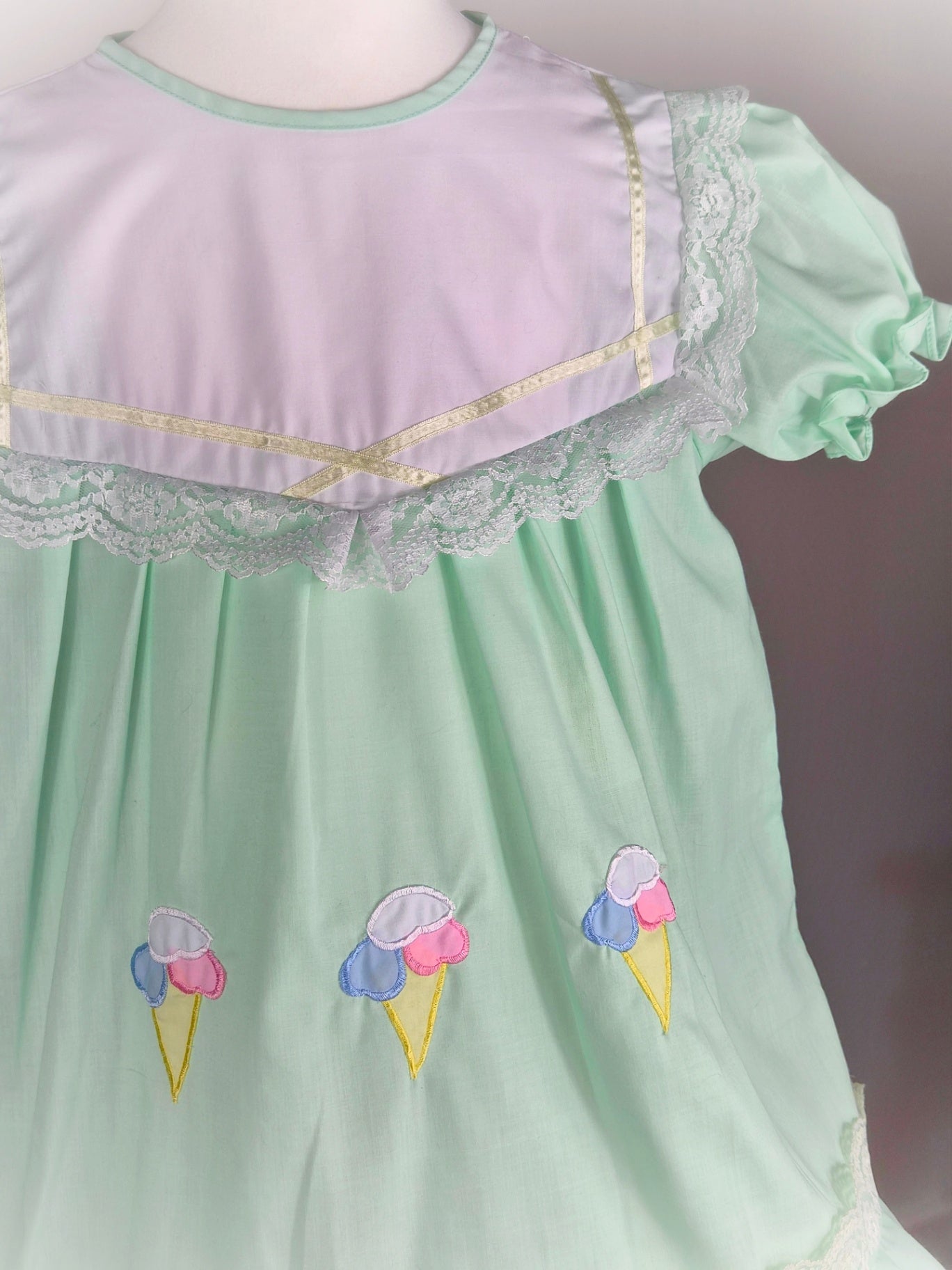 Mint "Hug me" vintage dress 5-6y