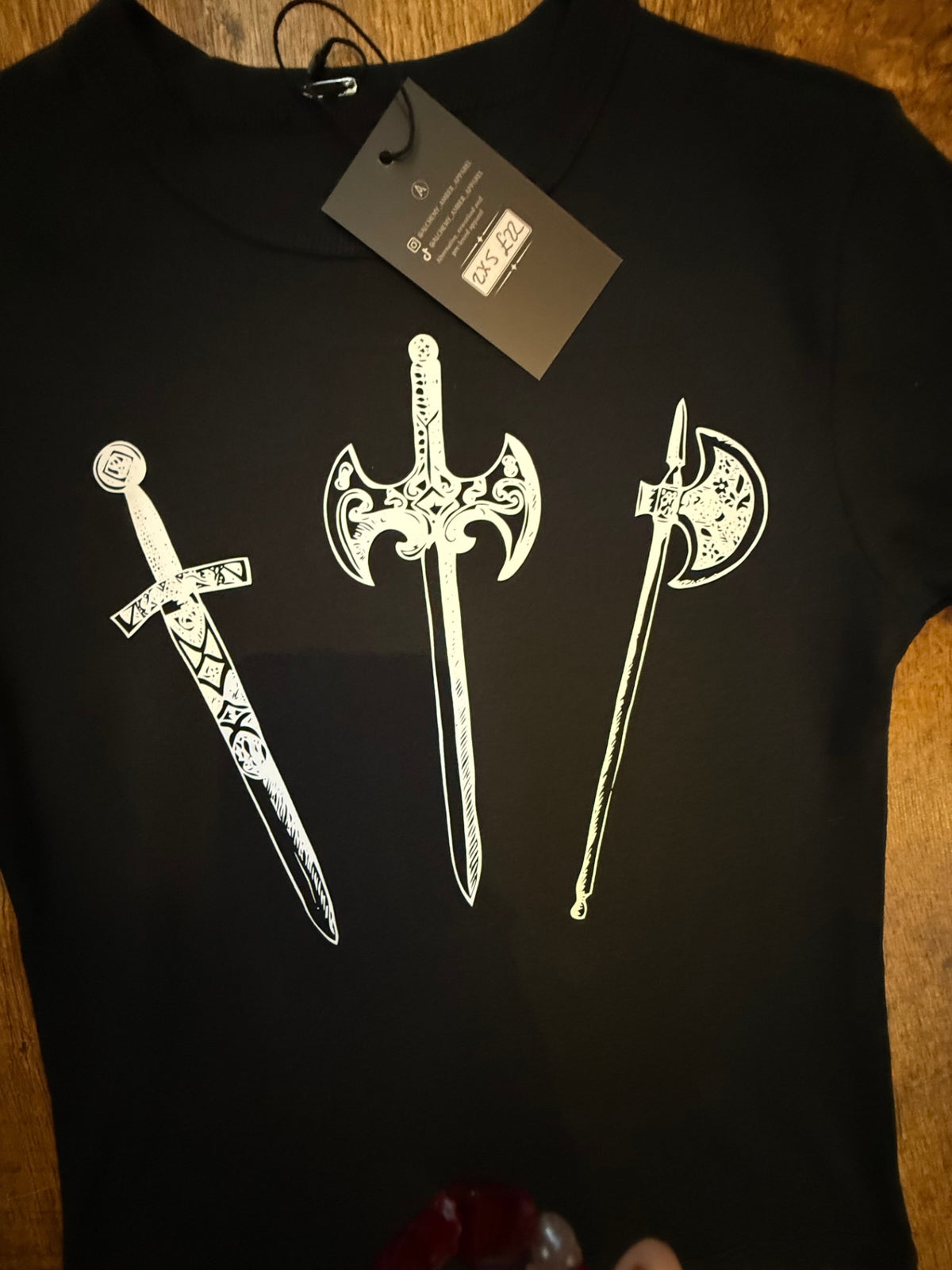 Mediaeval weaponry cropped T-shirt