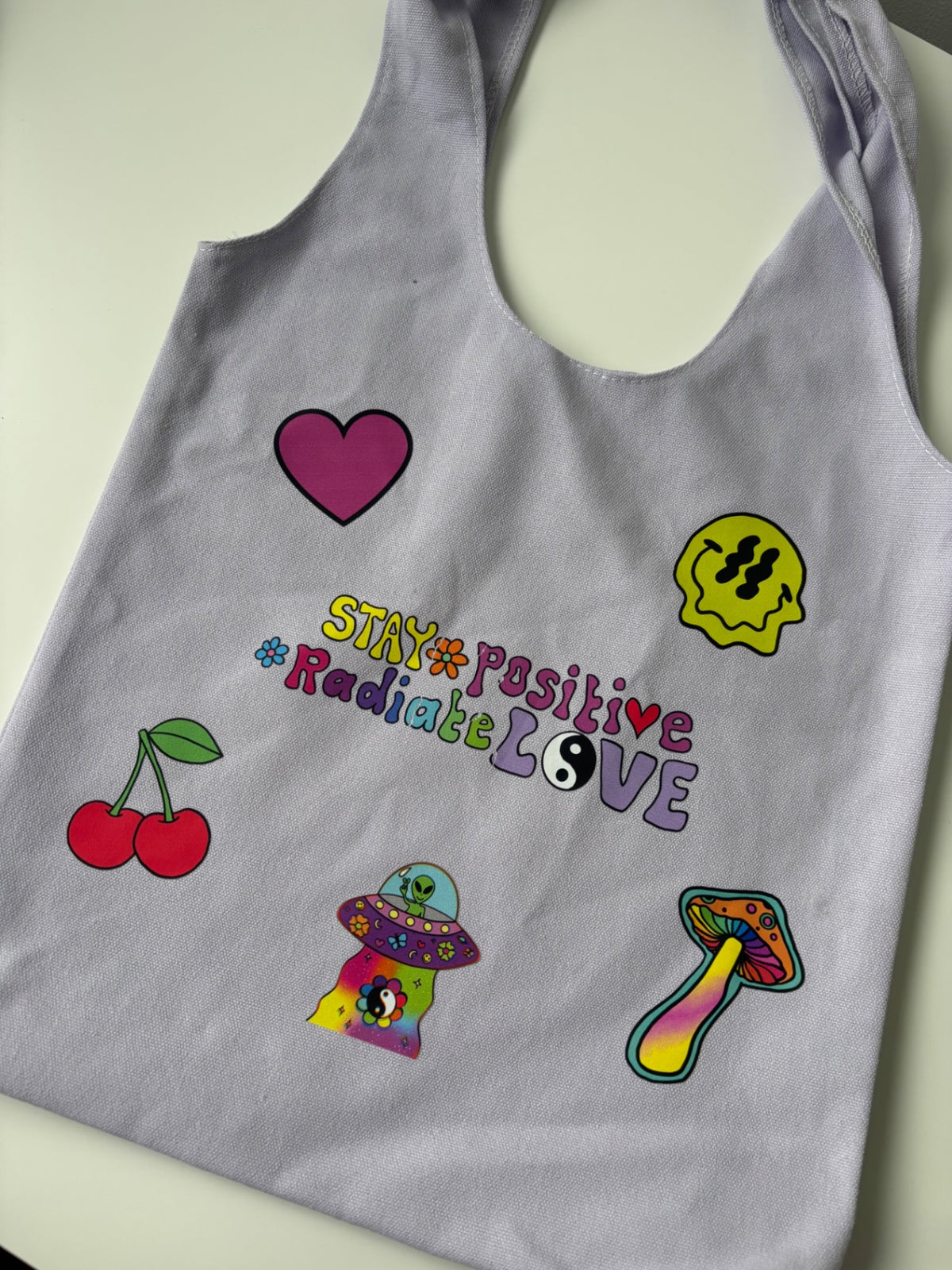 Stay positive tote (PRINT DEFECT) THE MAGIC LABEL
