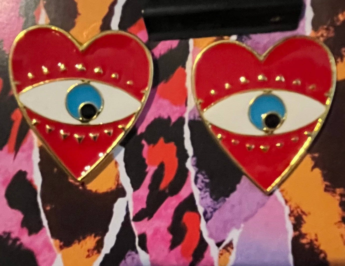 Red heart with eye detail 