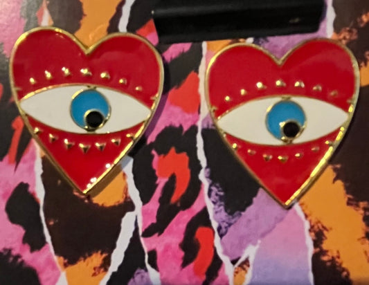 Red heart with eye detail 