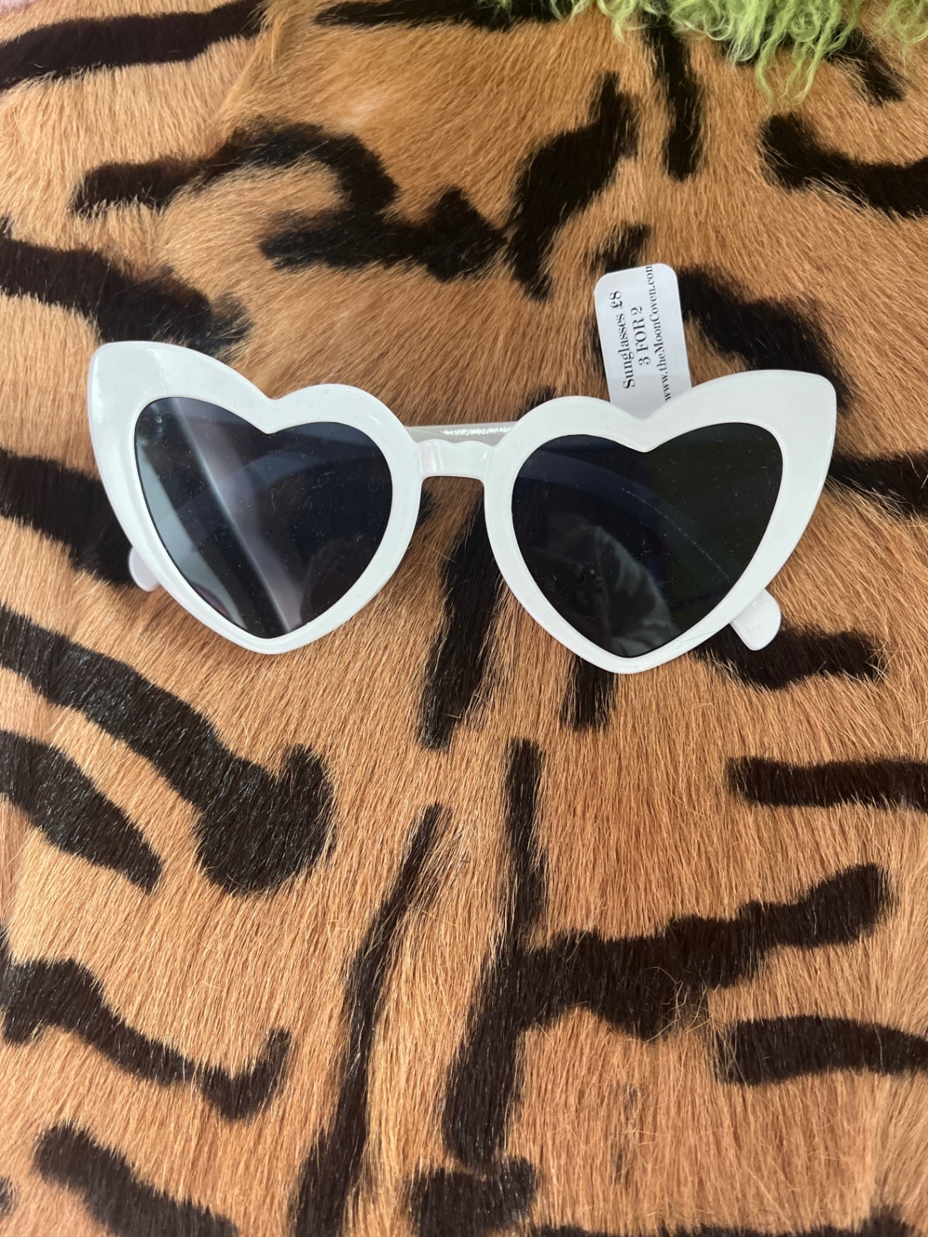 Heart Sunnies White