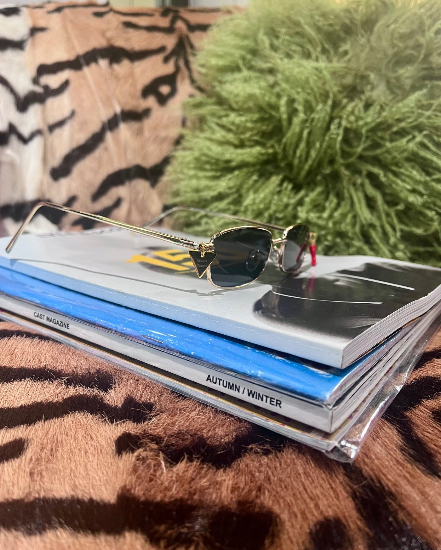 Buffy Chilli Charm Gold Sunnies