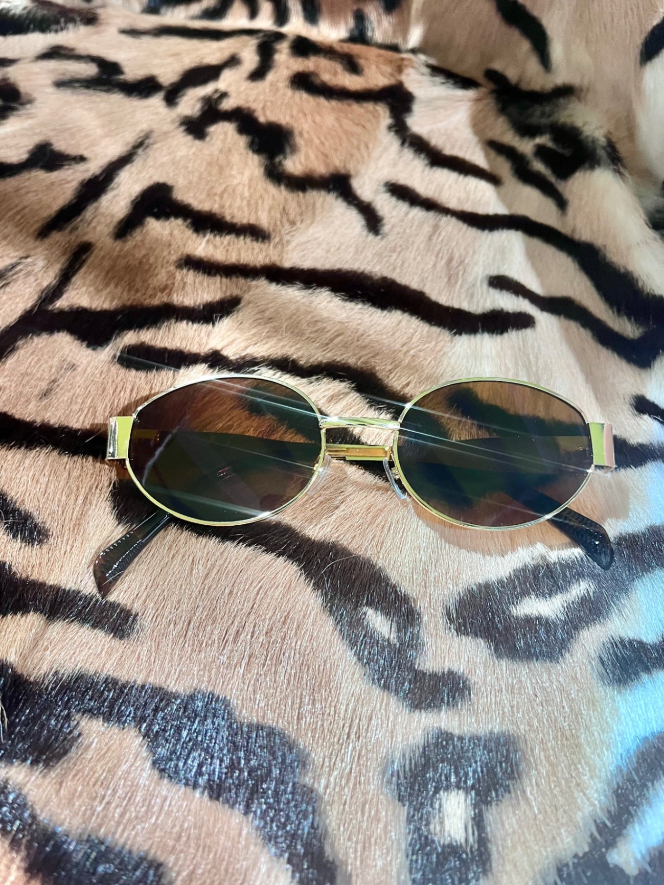 Milan Tea Gold Frame Sunnies