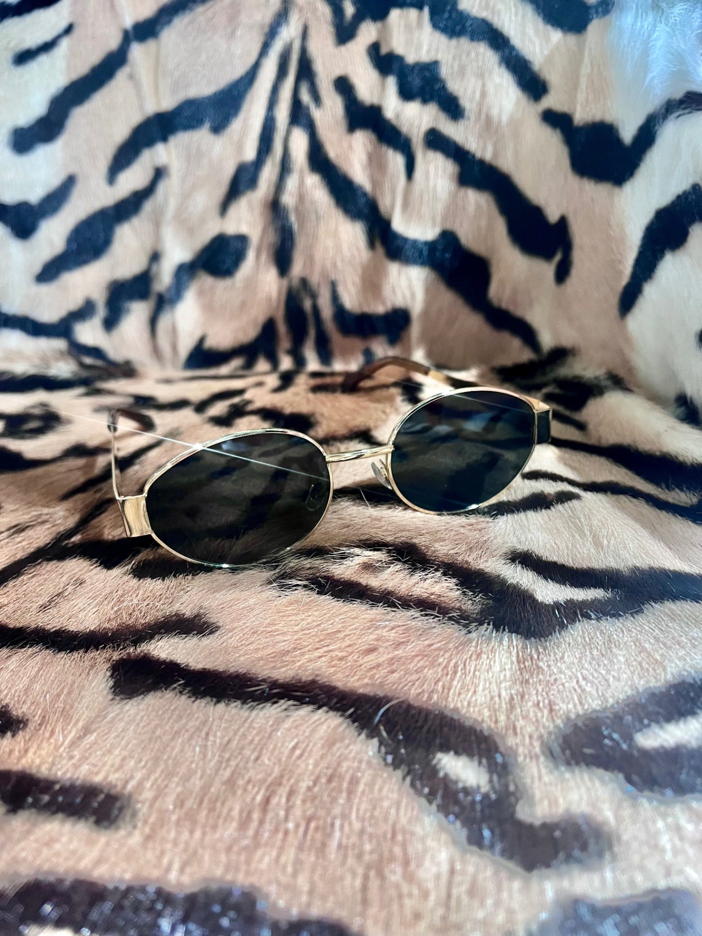 Milan Black Gold Frame Sunnies