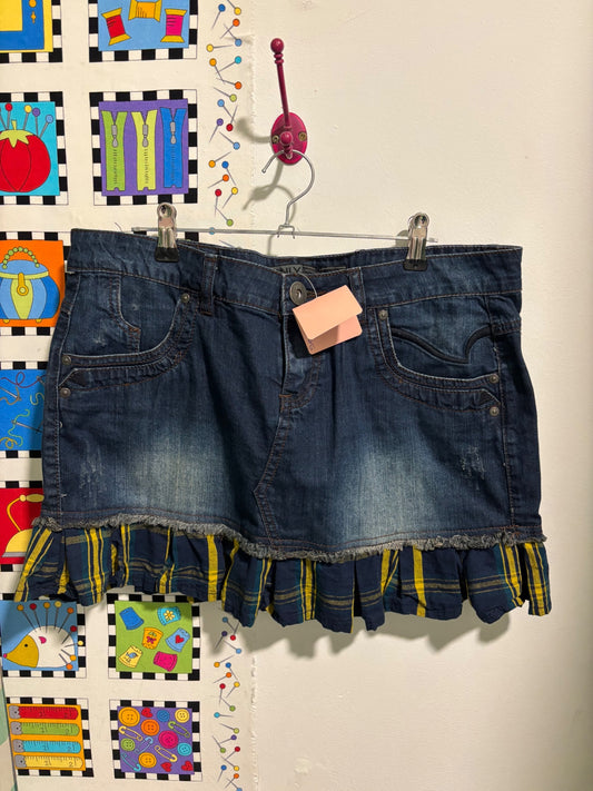Denim mini skirt with tartan 