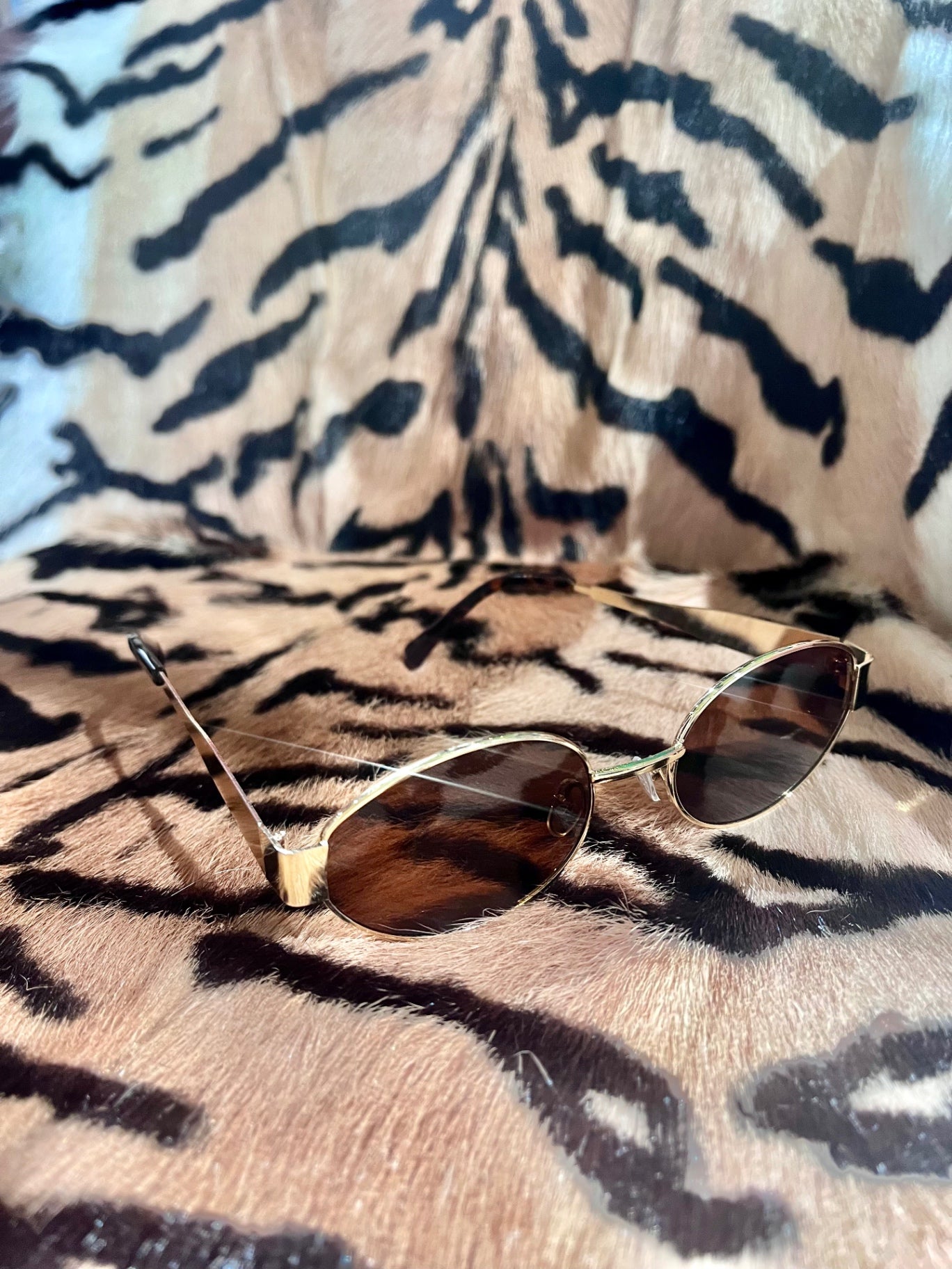 Milan Tea Gold Frame Sunnies