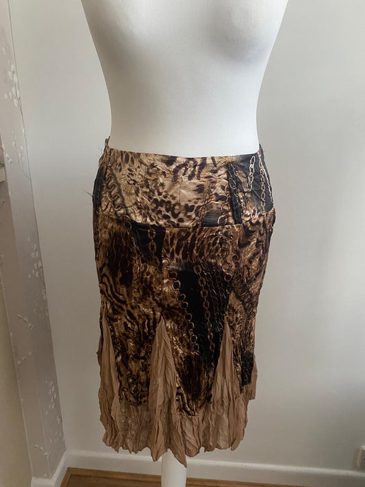 Brown skirt with leopard print chain design 
