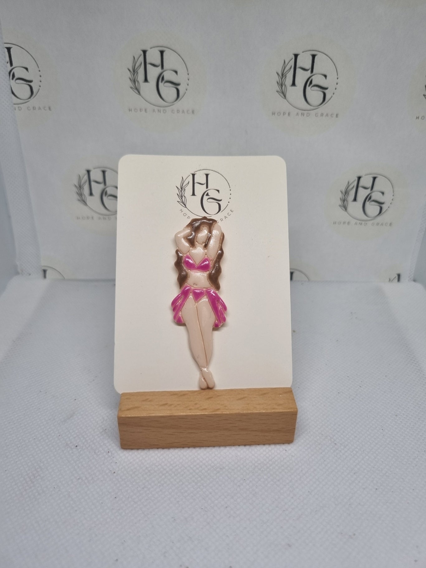 Pin up pin badge